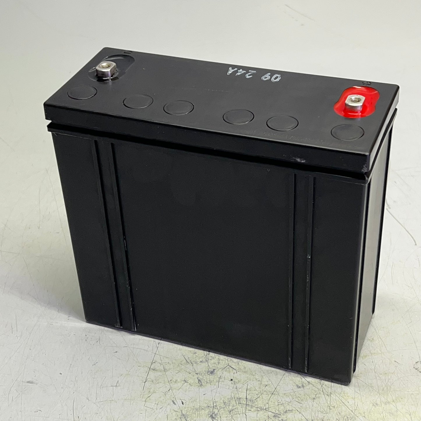 RIVIAN Deep Cycle Series Battery 2022-2023 12V 18 AH 15.8 AH Black PT00127586-B