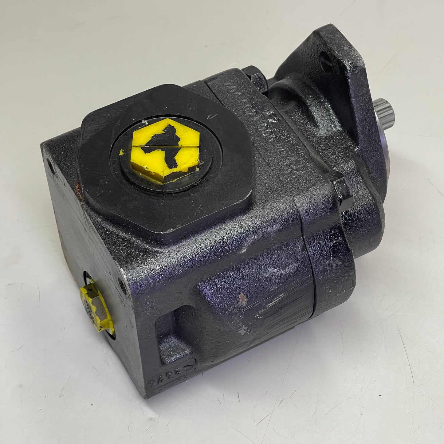 PARKER Hydraulic Pump Motor 10"x7"x7" Black 7049110006