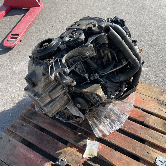 ZA@ Pallet of MIXED Engine Assembly for Volkswagen(?) (AS-IS)