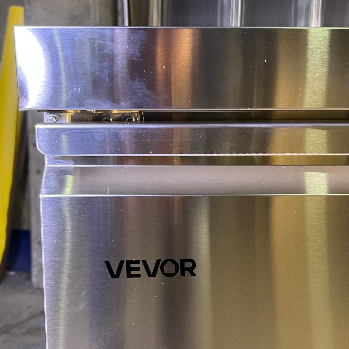 ZA@ VEVOR Commercial Refrigerator, Sandwich Prep Refrigerated Table 48.5"W x 30.5"L x 40.5"H, TSSP48 (New Other, Minor Cosmetic Damage)