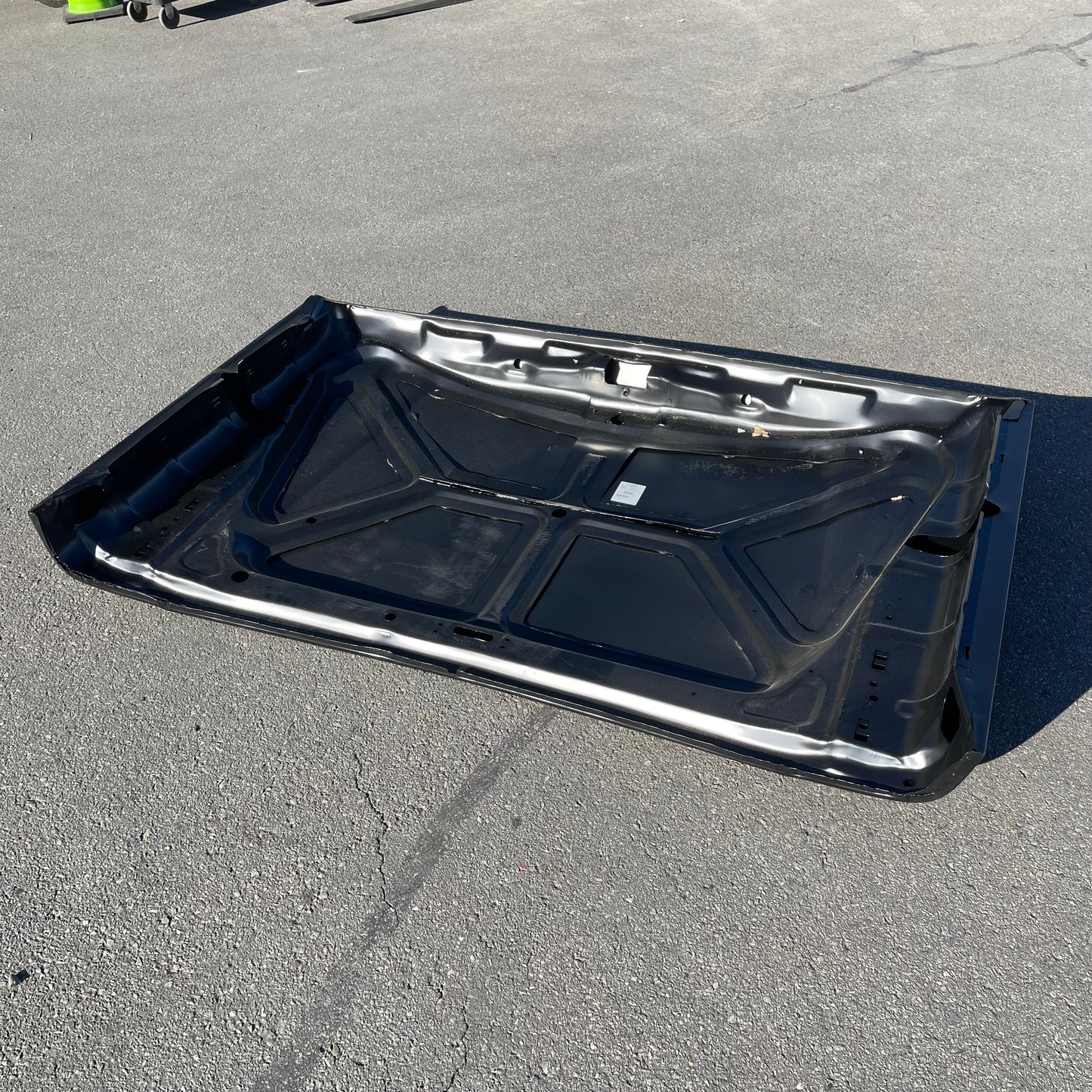 ZA@ Pallet of TONG YANG Hood for Ford F-Series Trucks & Bronco 1973-1979 Black FO1230133 (AS-IS)