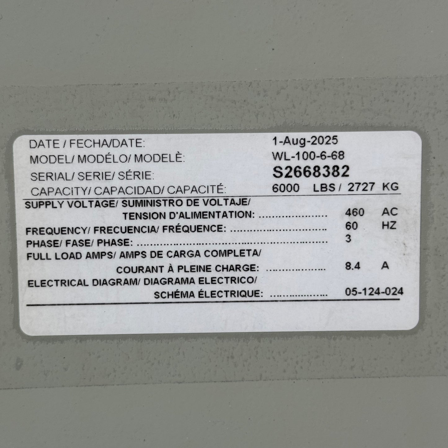 VESTIL Three Phase Asynchronous Motor For Loading Docks 6.5HP Capacity 6000 Lbs 208/230V 32"L x 13"W x 28"H Black & White N184T-4A