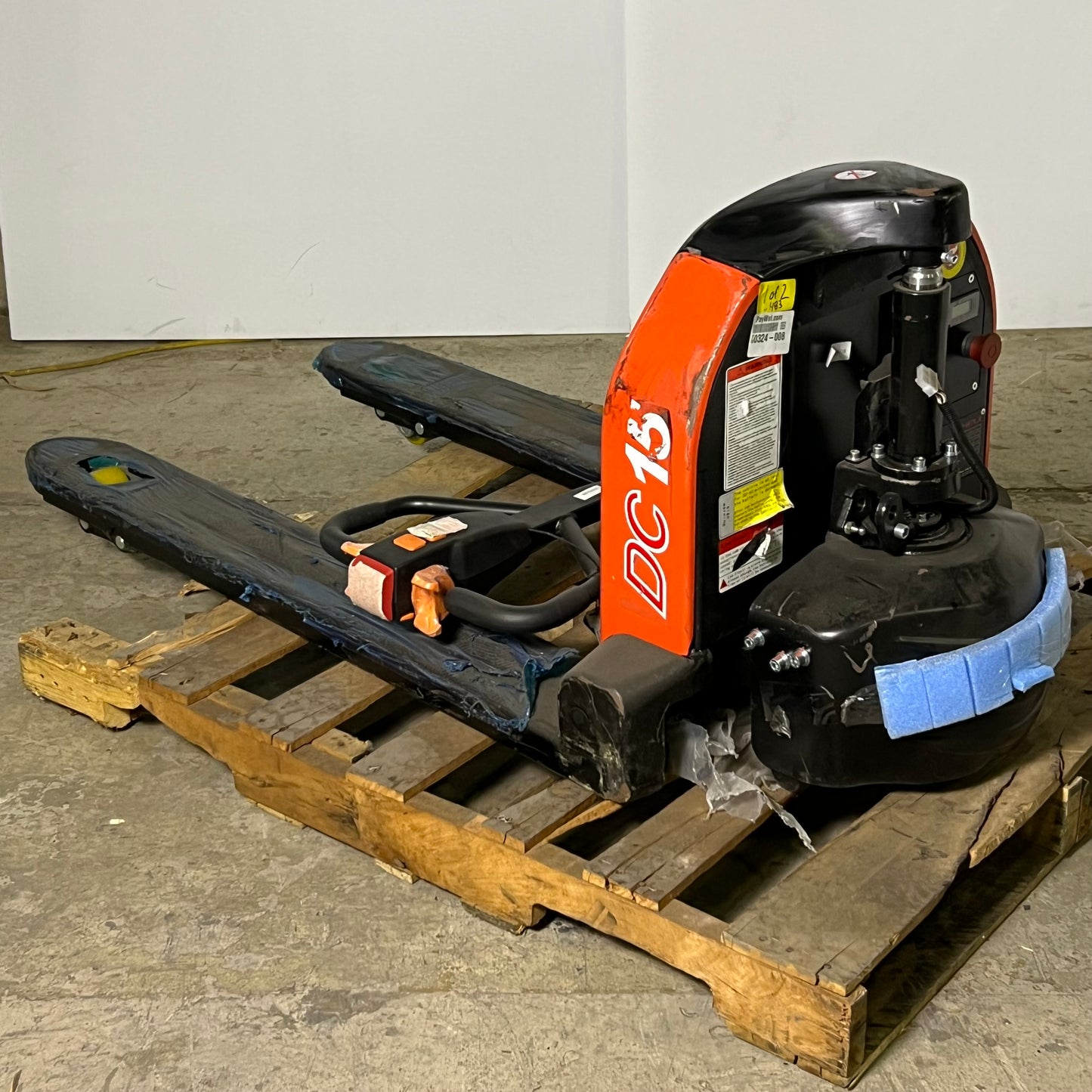 HELI Fully Electric Pallet Jack Truck 3300 lbs Sz 27" W x 60" L CBD15J
