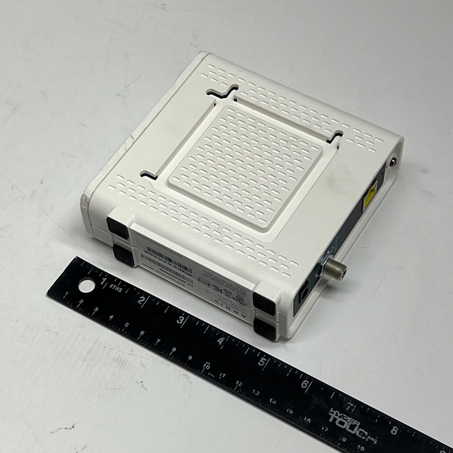 ARRIS Refurbished Unit Docsis 3.0 Surfboard Modem  1.4 GPBS White SB6190-RB