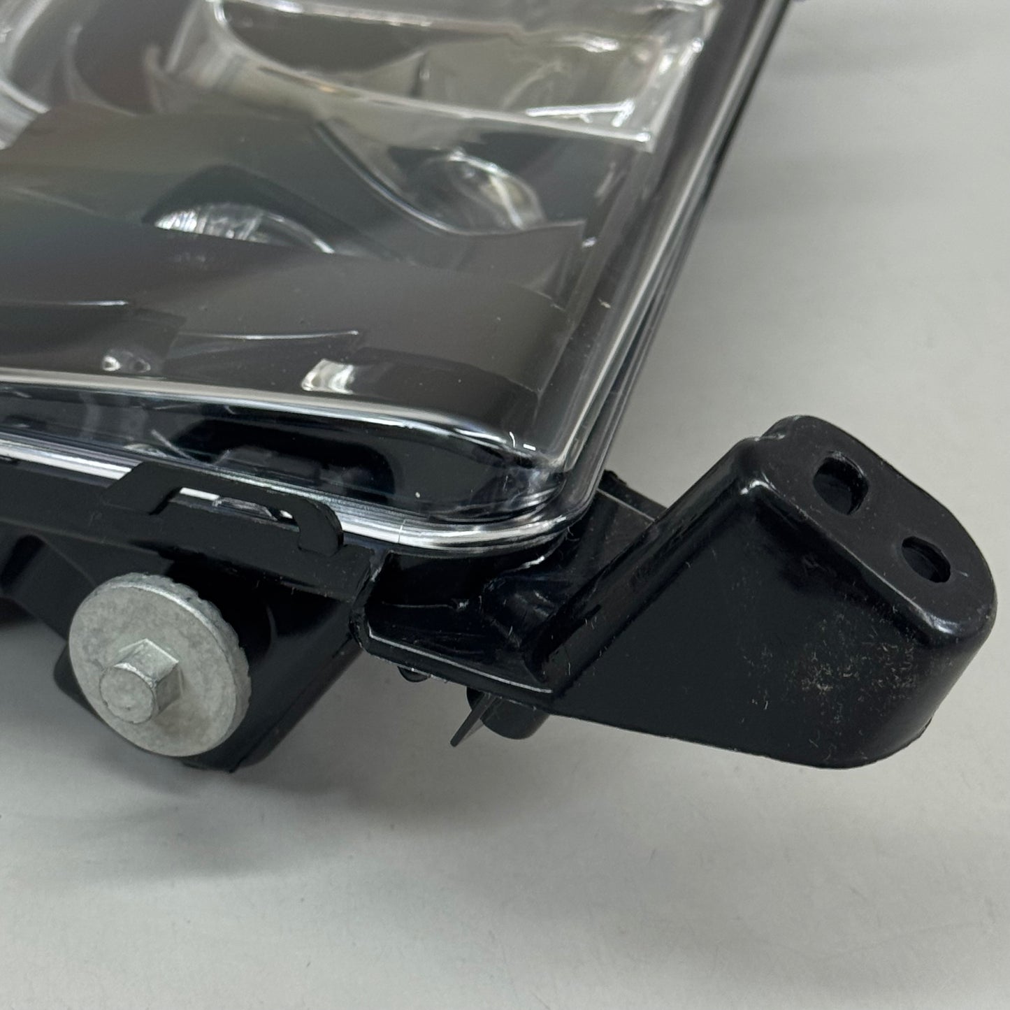 TESLA Front Fog Lamp Assembly Right Hand SAE Up Model S 00140145-23-0000