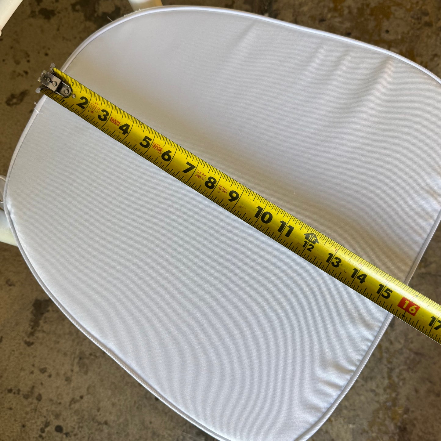 HERCULES PREMIUM Chiavari Silver Resin Stackable Chair 15"W x 16"L x 36"H White (New Other, It's a little dirty)