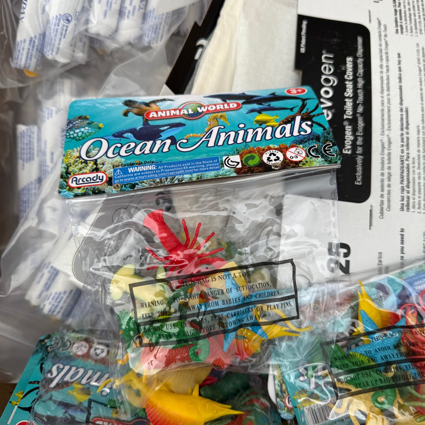 ZA@ Pallet of MIXED XL Vinyl Gloves, Mousepads, Ocean Creatures, $100 Currency Bands, Tampons, Pregnancy Tests, & MORE! (AS-IS)