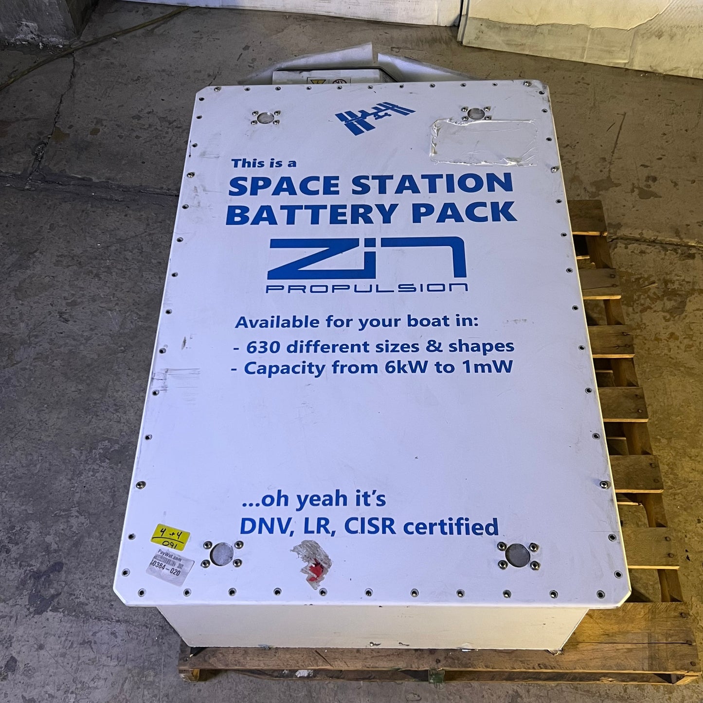 ZA@ Pallet of ZIN BOATS  Electric Boating Space Station 31"W x 17"L x 46"H White (Used, Battery not Included)