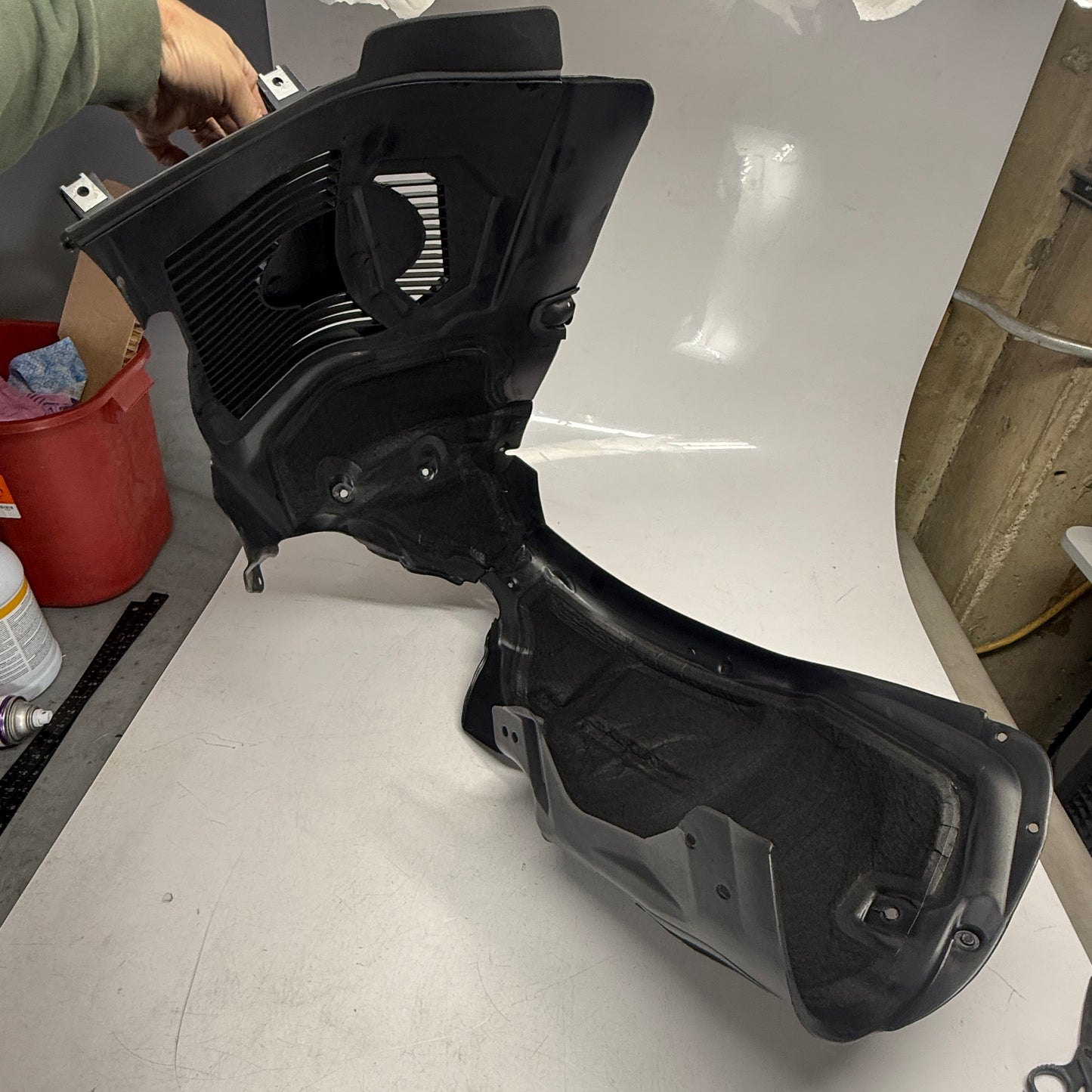 TESLA Model S 2016-2020 Front Right Wheel Arch Fender Liner Splash 1063694-00-D