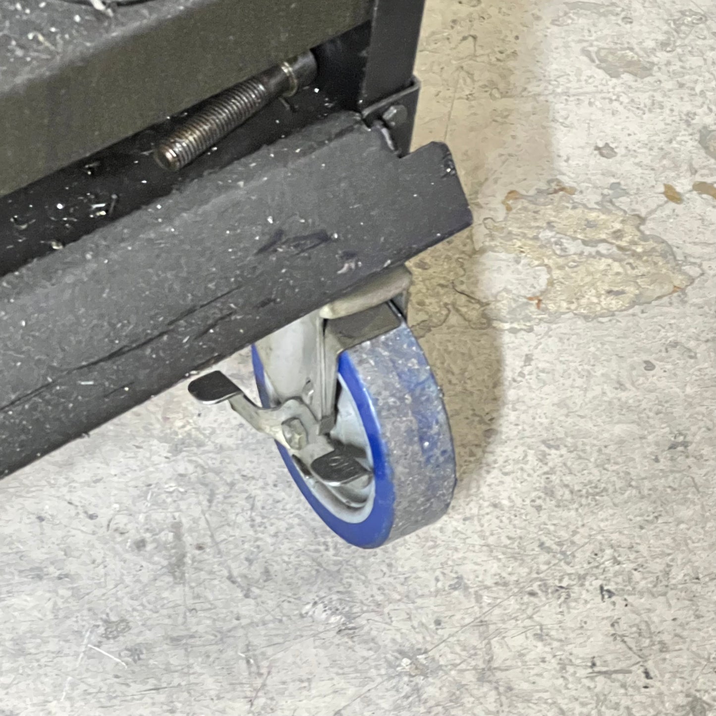 SUPER SCOOT HUOT 12 Gauge Steel Tool Holder Cart 48 Tool Slots (Used)