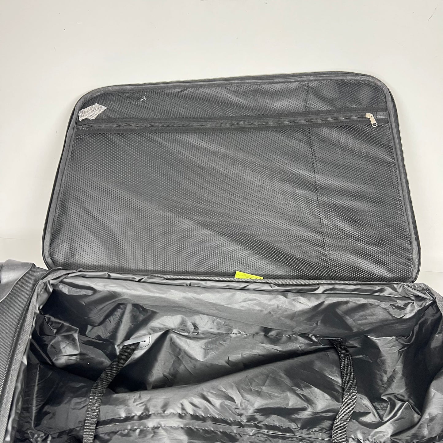 ZA@ MERCURY LUGGAGE Value Spinner Upright Durable Light Weight Luggage Bag 28" Black MRC02172 (As-Is)