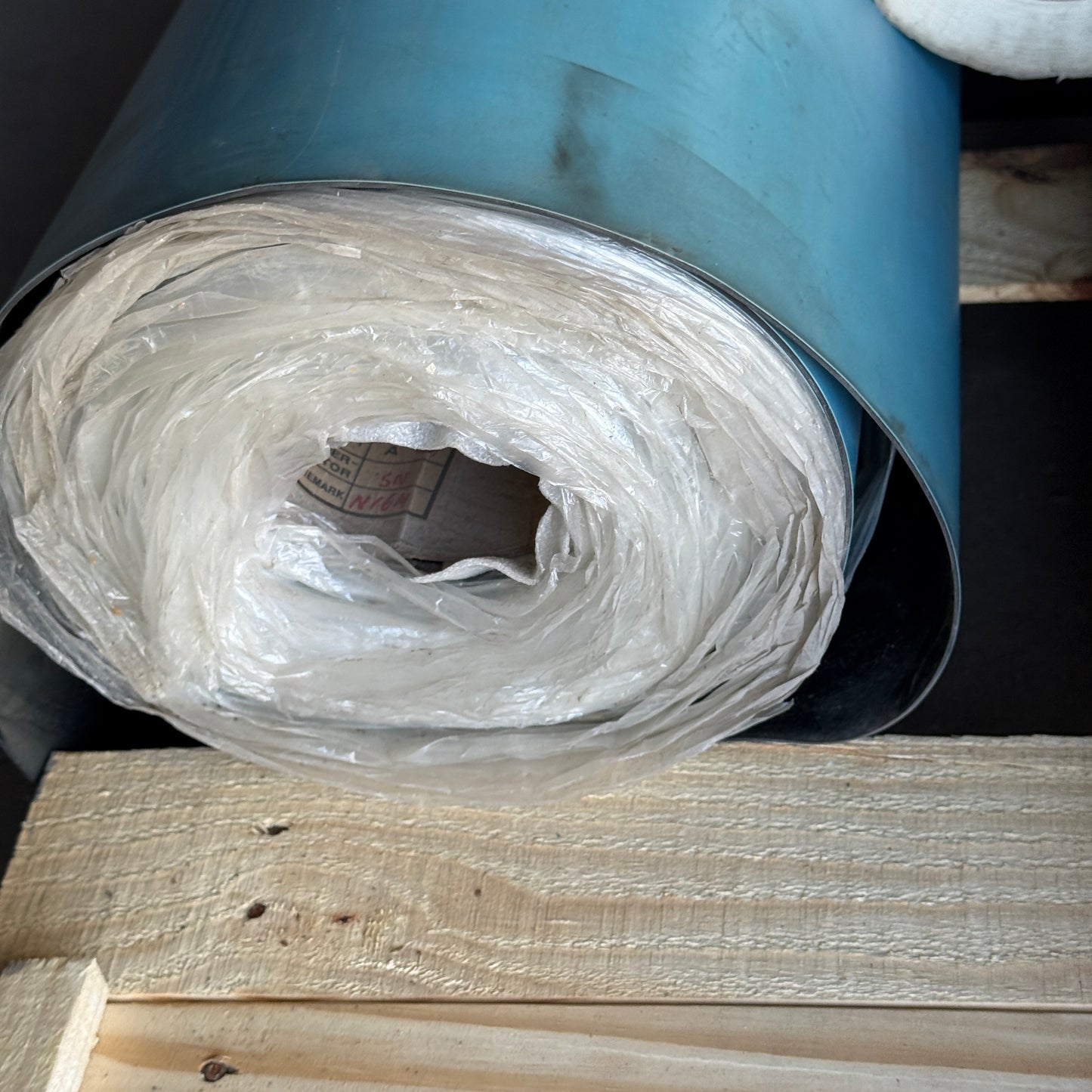 ZA@ Pallet of MIXED Rolls of Thick Blue Vinyl, Clear Vinyl, Pocket Door Frame, Lighting, & MORE! (AS-IS)