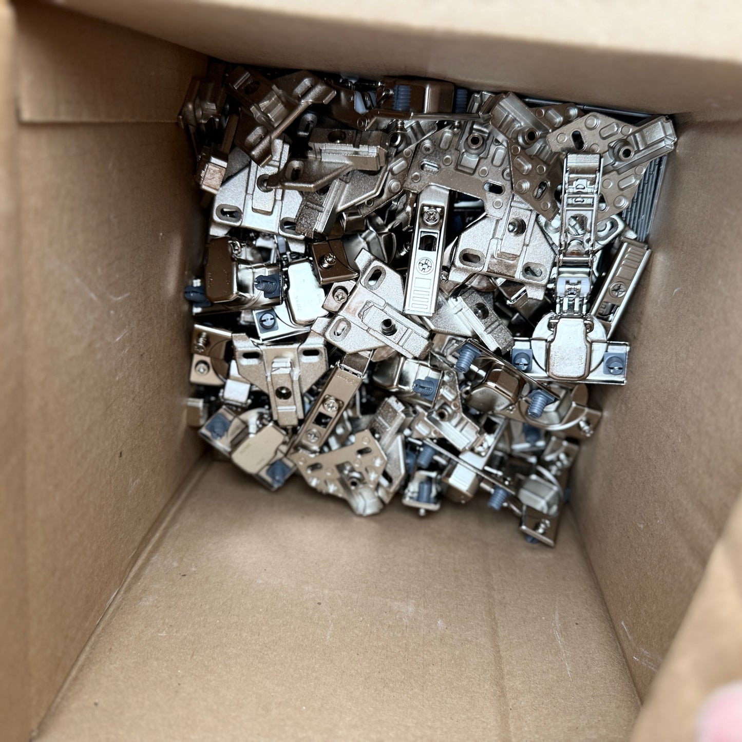 ZA@ Pallet of REBORN CABINETS Pressed Wood Cabinetry Parts Black, White (AS-IS)