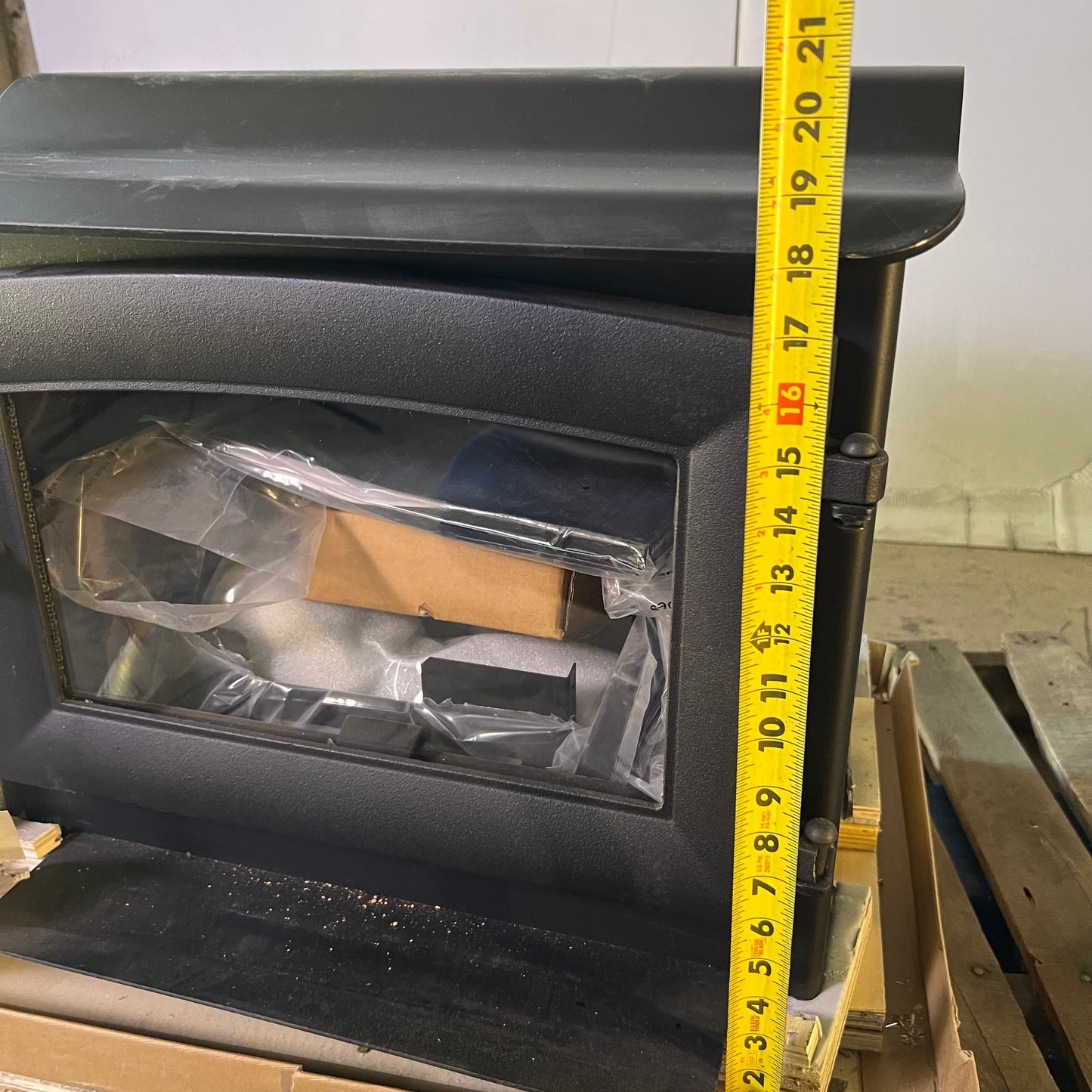 ASHLEY HEARTH Firewood Indoor Stove 68,000 BTUs 1,200sq Ft Black AW1120E-P