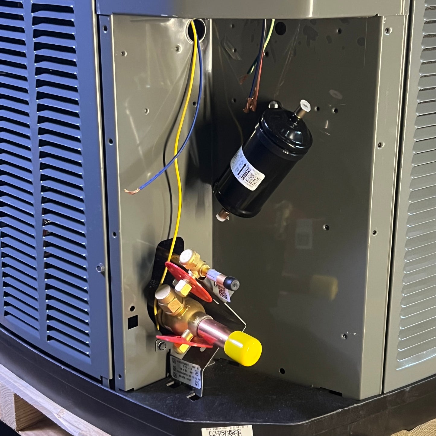 TRANER Air Conditioner Condenser & Heating Systems 208/230V, 5TTR4042A1000BA (New Other, Distressed Box)