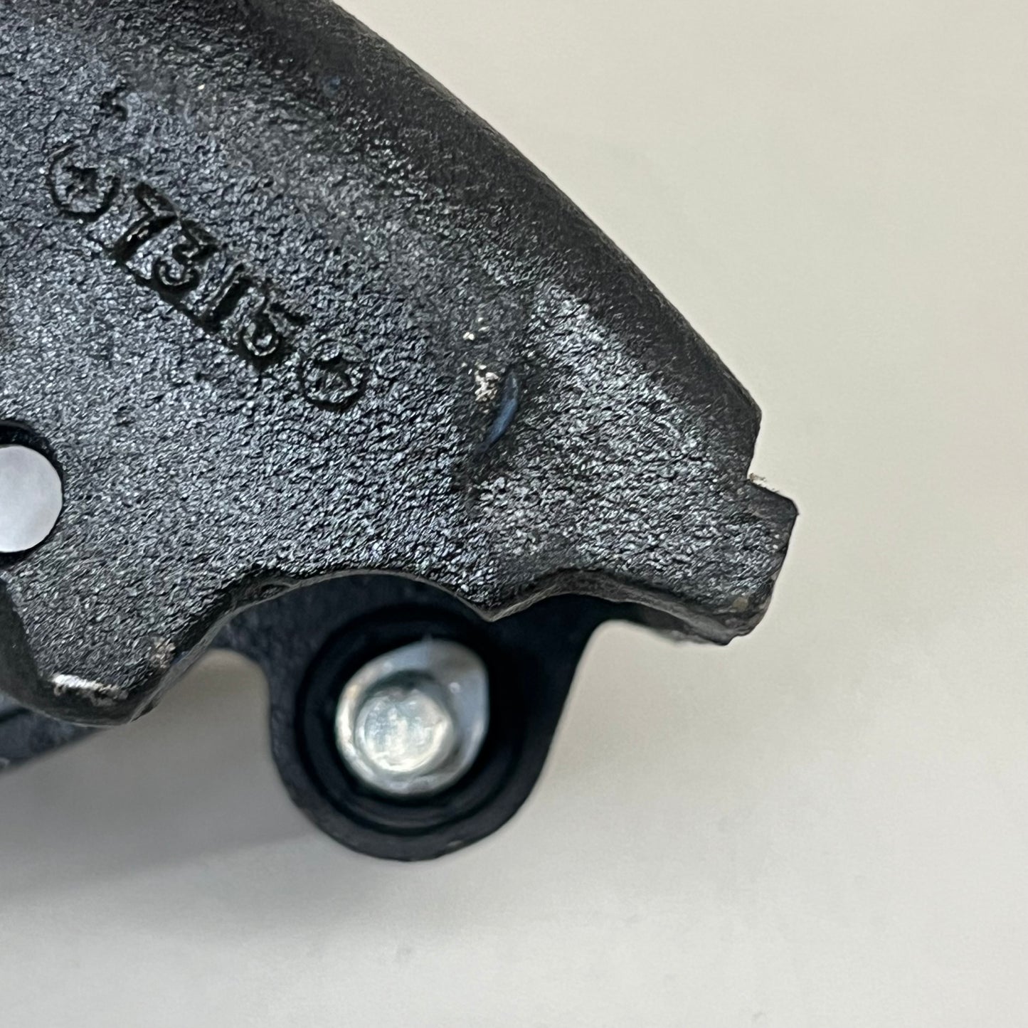 ADAPTIVE ONE Semi Loaded Coated Brake Caliper