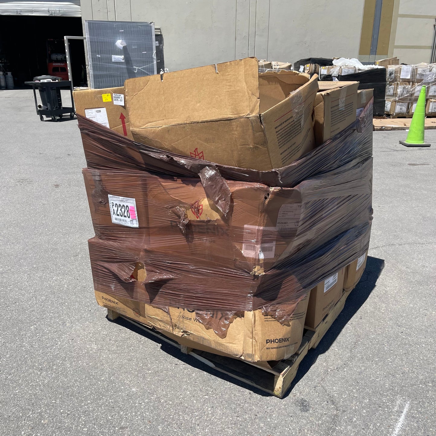 ZA@ Pallet of PHOENIX Safety Lids for Medicine Bottles White 045CRCSTPTA (New)(A)
