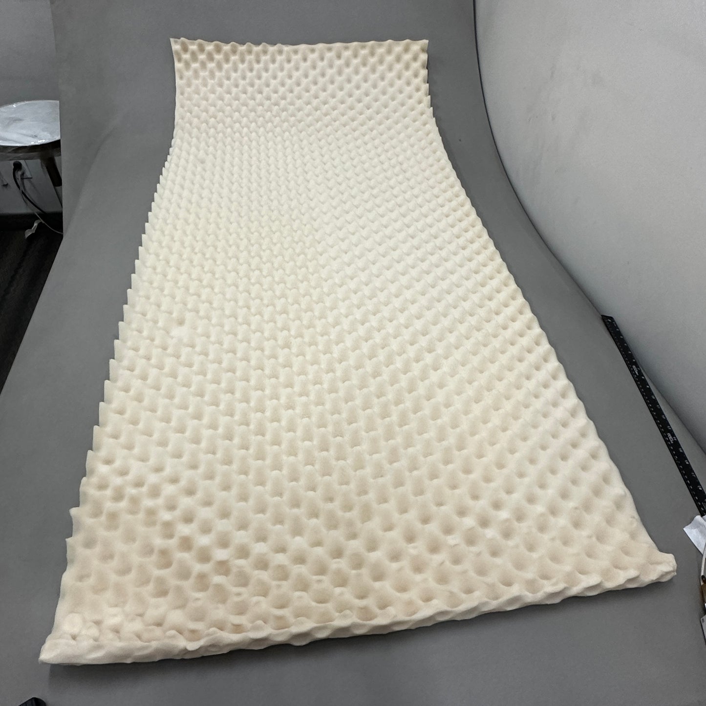 ZA@ MEDLINE Mattress Topper Standard Bed Foam Egg Crate Pads Sz 2" H  x 32" W x 73" L Beige