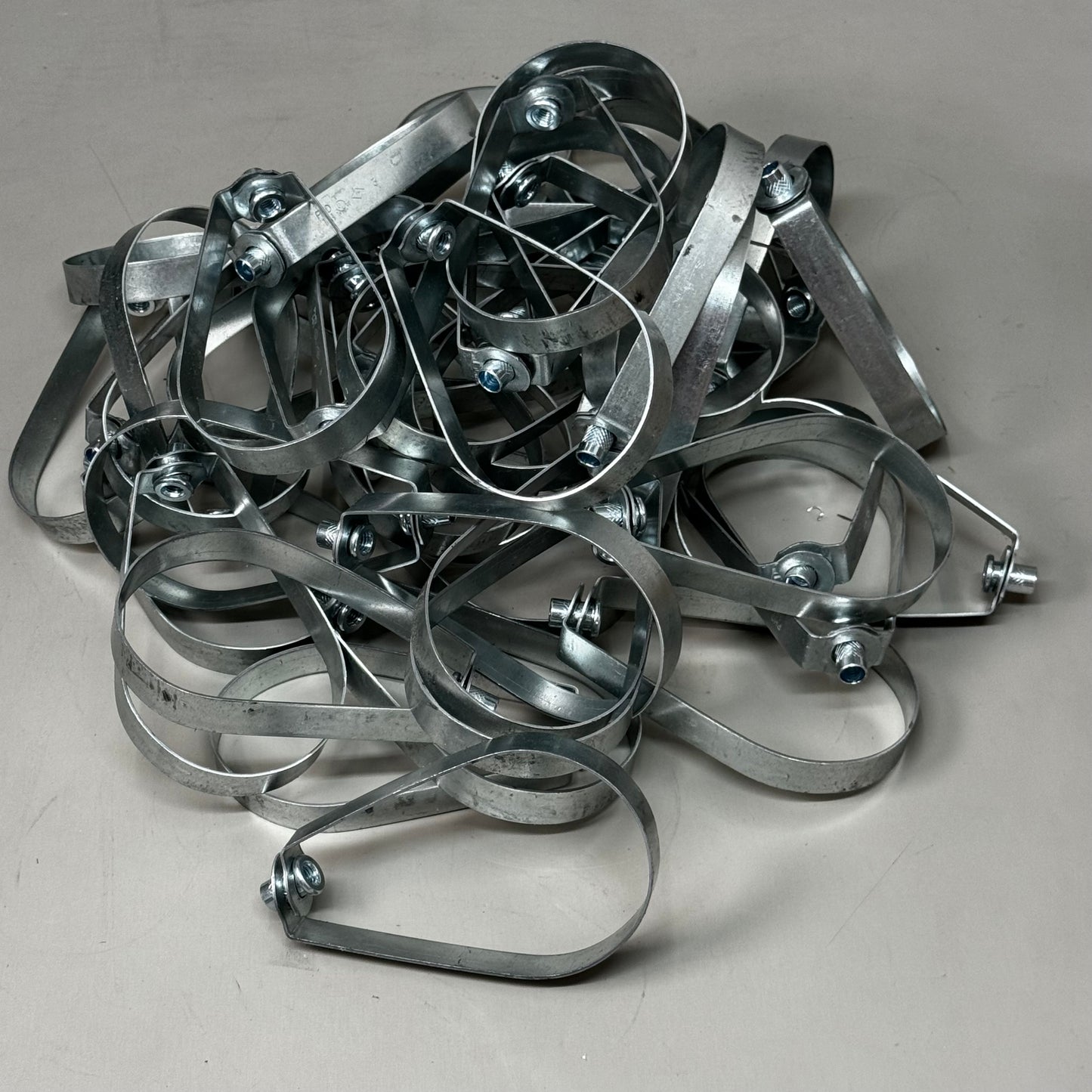 PHD MANUFACTURING (49 PACK) Galvanized Swivel Ring Hanger 3" 525lbs Max Load 141