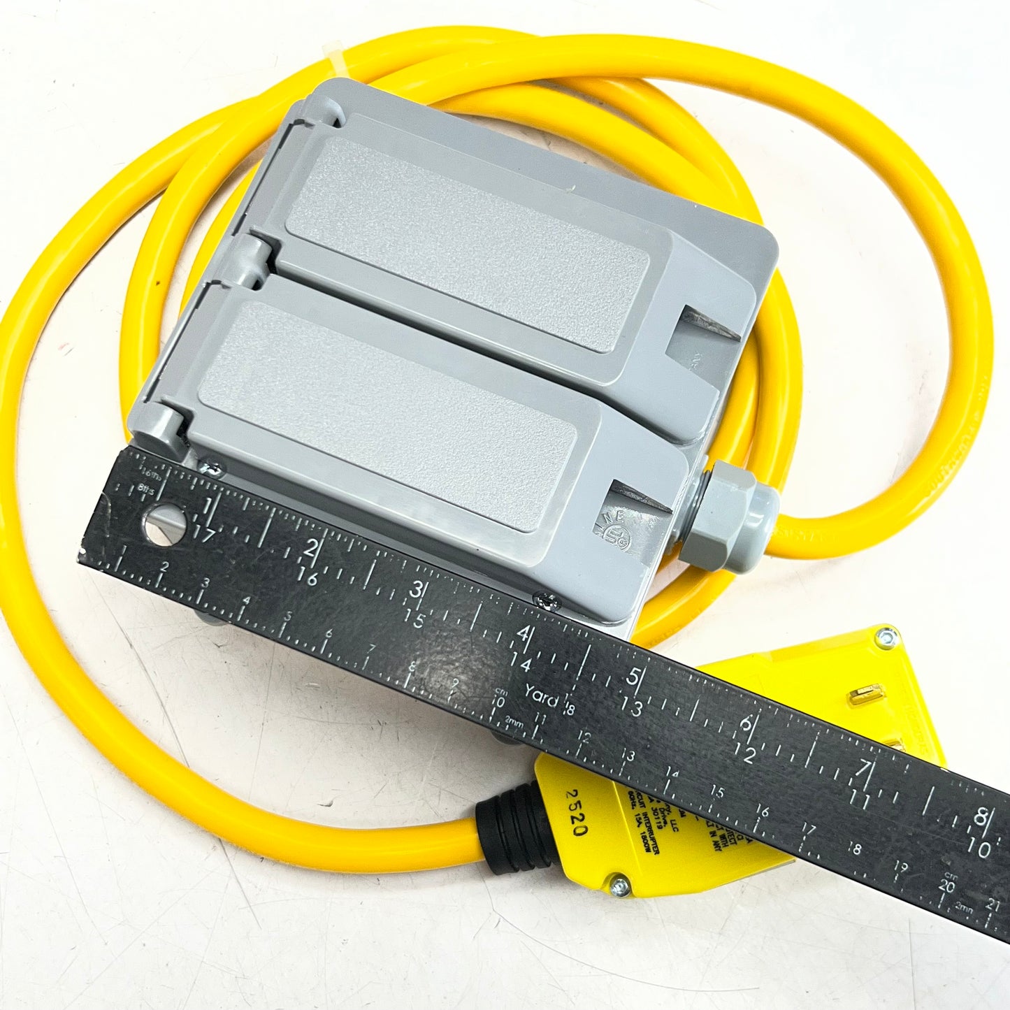 SOUTHWIRE Shockshield Portable Cordset, Manual Reset 120V/15A 6 Ft, Yellow & Grey 14880003-3