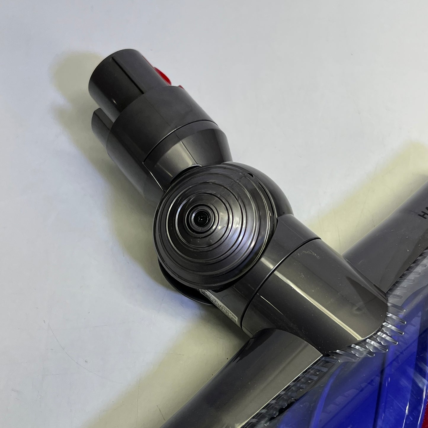 DYSON V8 Cordless Vacuum W/ Attachments 115 Air Watts Suction 400473-011