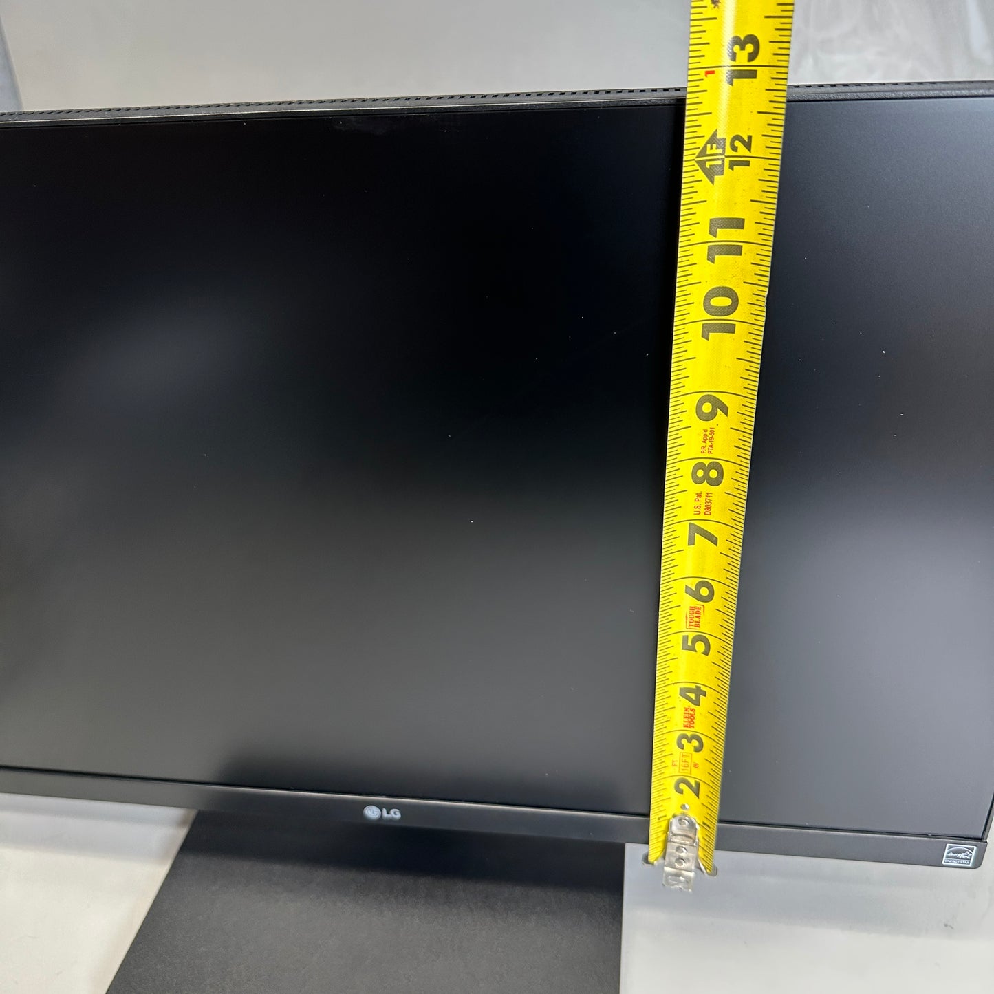 LG QHD Adjustable Monitor Size: 23.8" / 60,4 cm Diagonal 24BP55Q