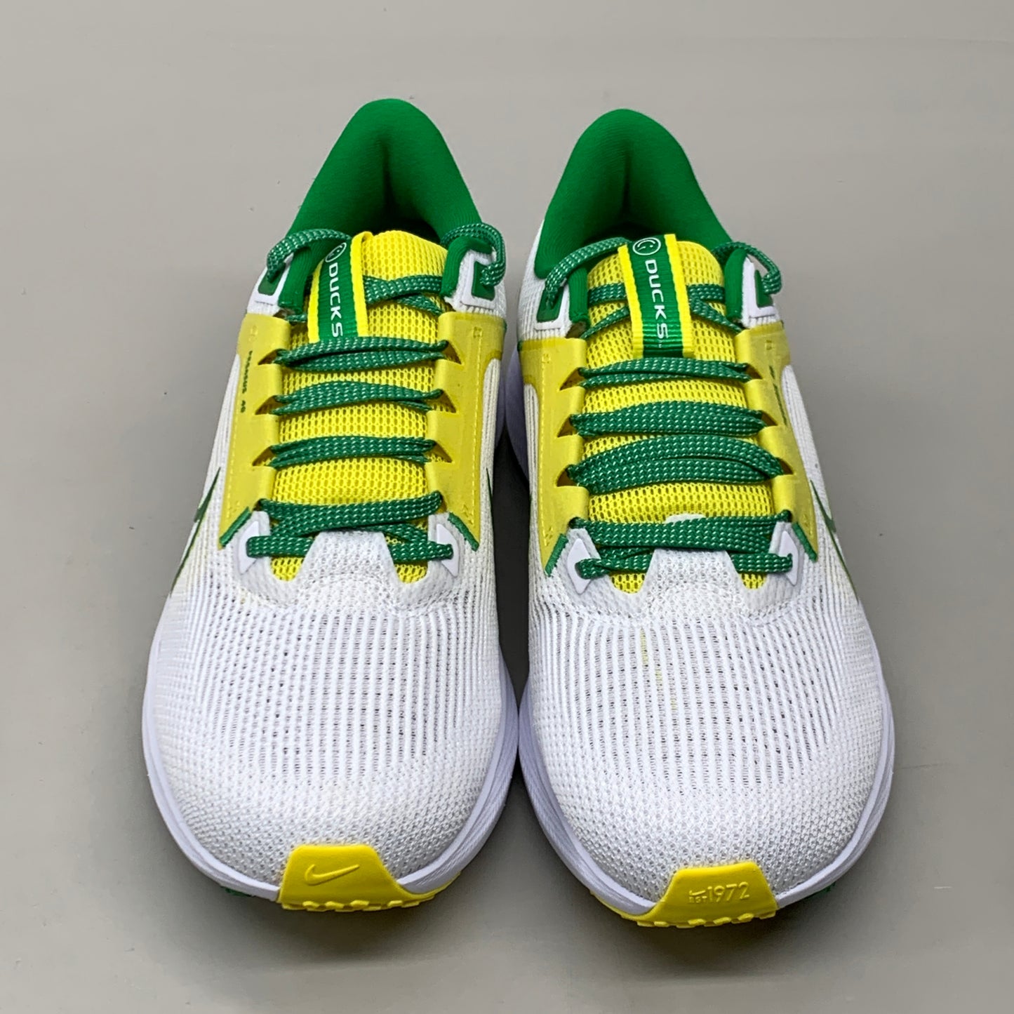 NIKE Zoom Pegasus 40 OREGON White and Apple Green 11.5 W 10 M DZ5979-100