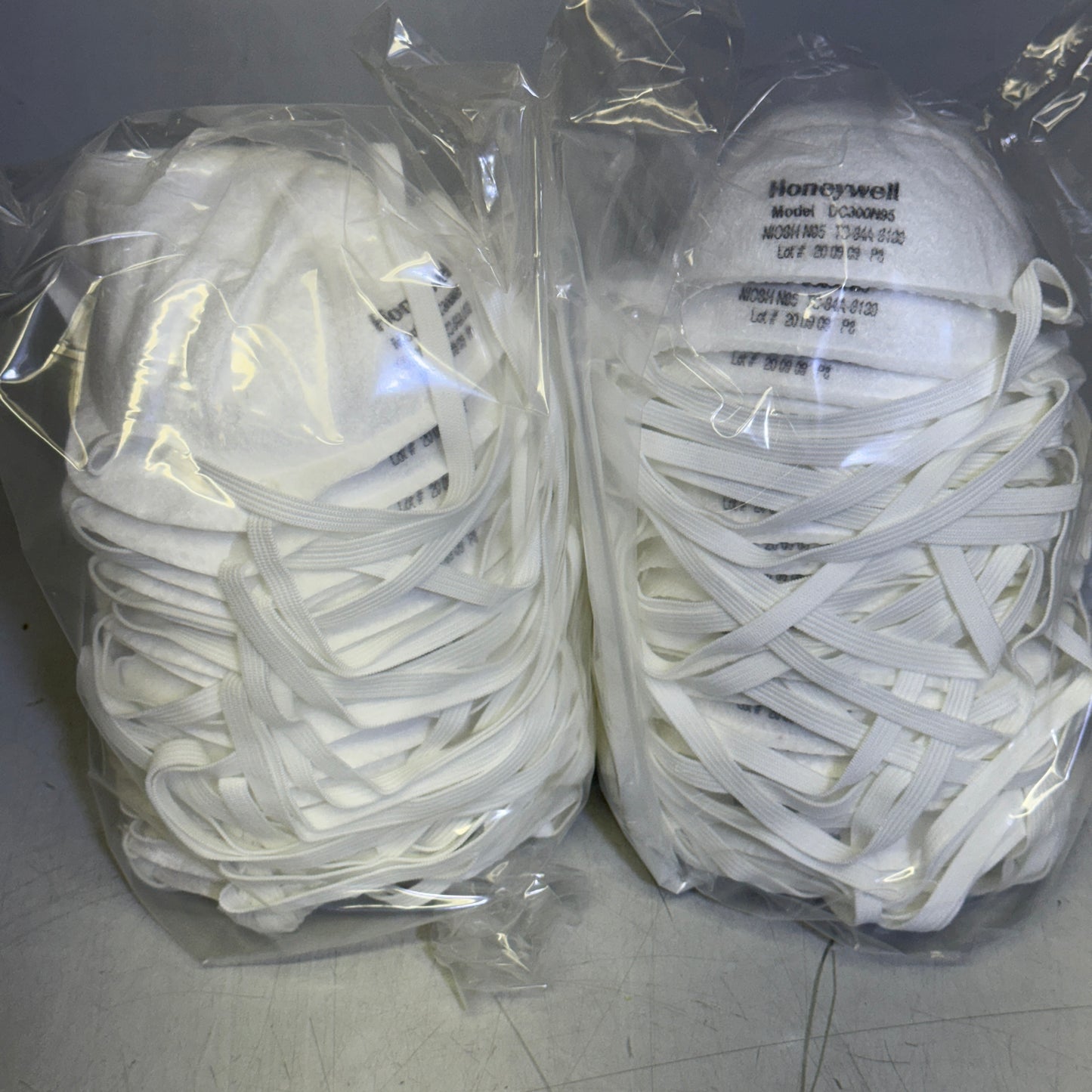 ZA@ HONEYWELL (2 BOXES, 40 Total Masks) N95 Respirator Mask NIOSH Appr. USA White DC300N95