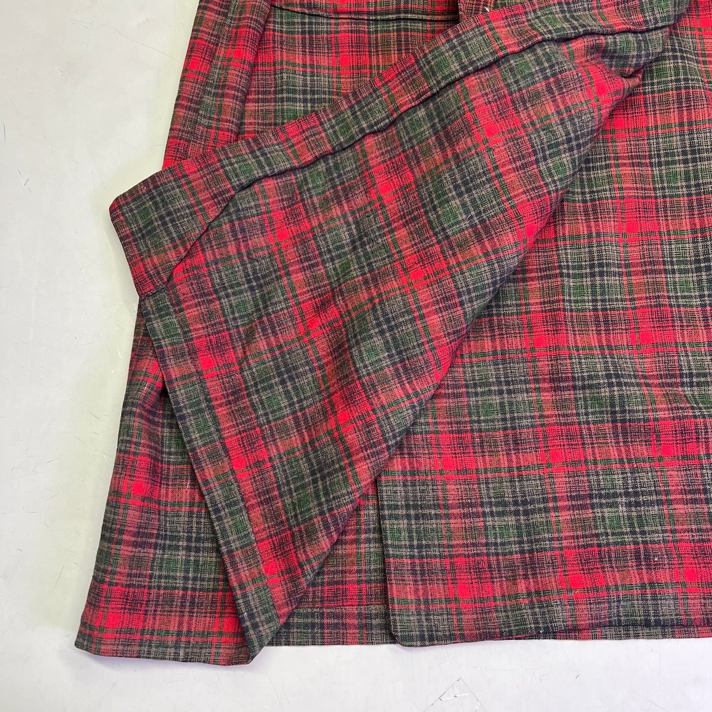 PENDLETON WOOLEN MILLS 100% Virgin Wool Rob  Men's Sz M Plaid Red/Green (Used)