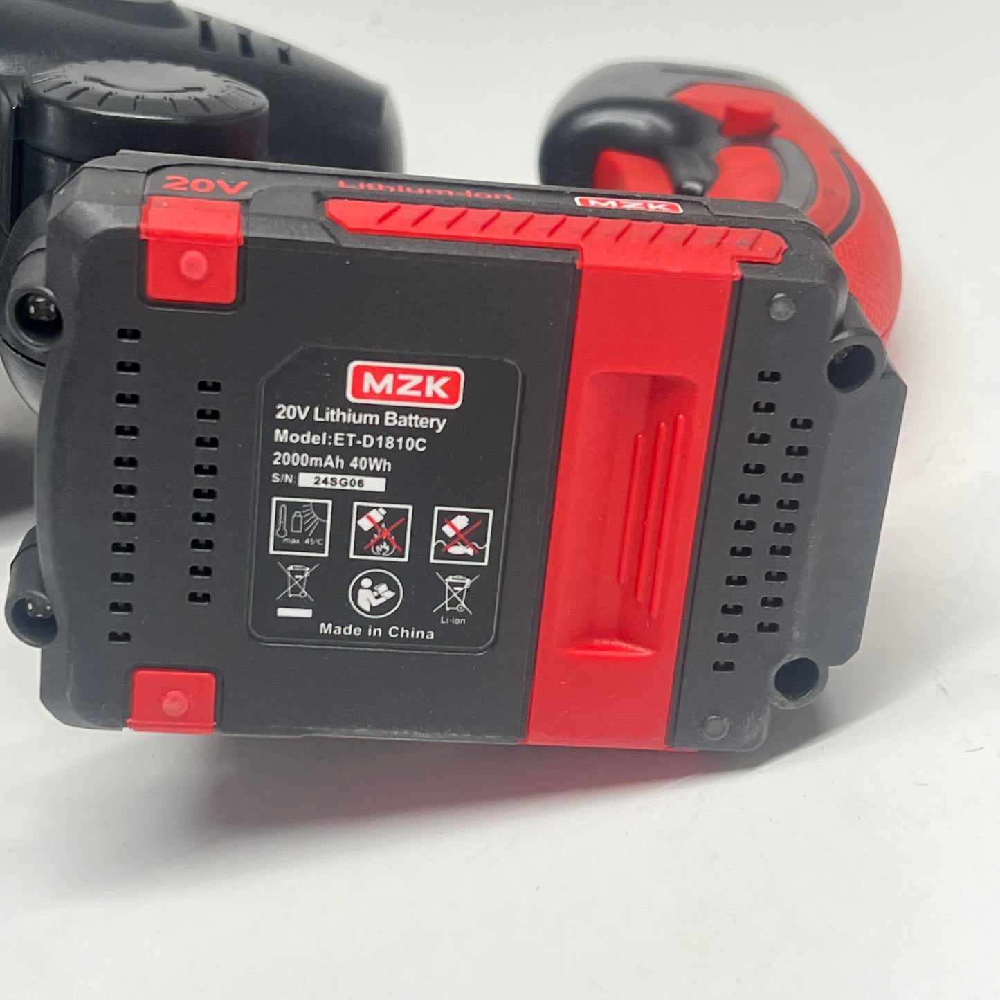 ZA@ MZK Cordless Leaf Blower W/ Lithium Ion Battery  20V Red/Black (As-Is)