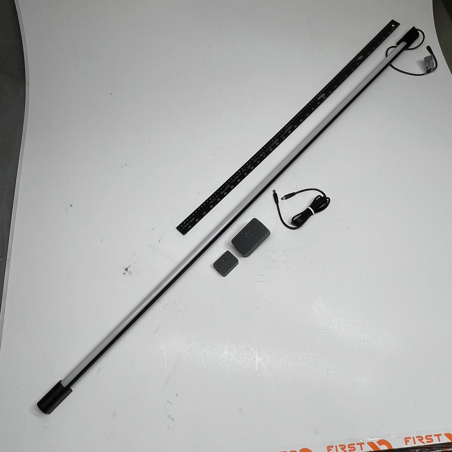 PHILIPS Play Gradient Light Tube for 60-85" TV's Multicolor 915005988602 (As-is)