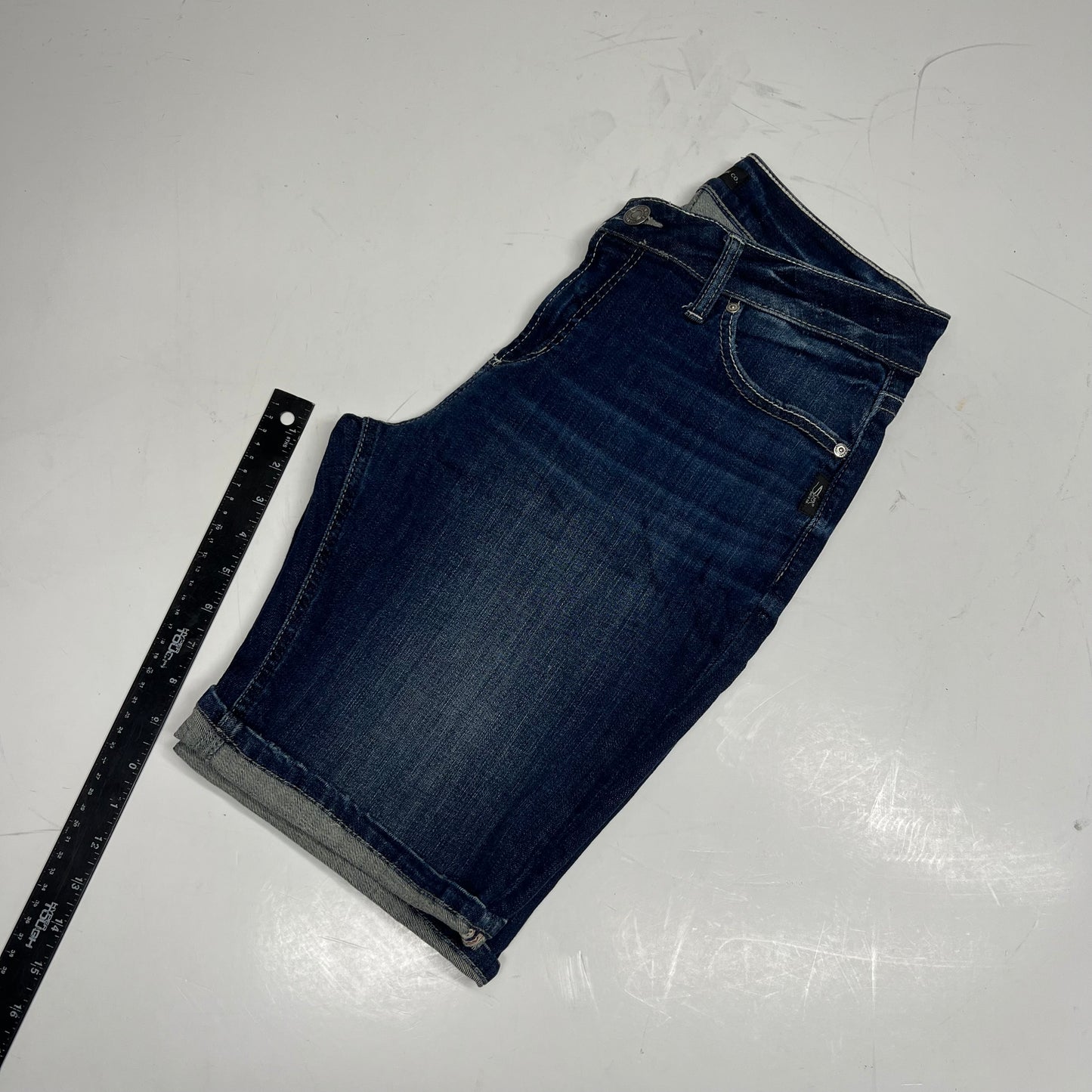 SILVER JEANS CO. Suki Bermuda Shorts Women's Sz 30/9 Dark Indigo L53943SCV399