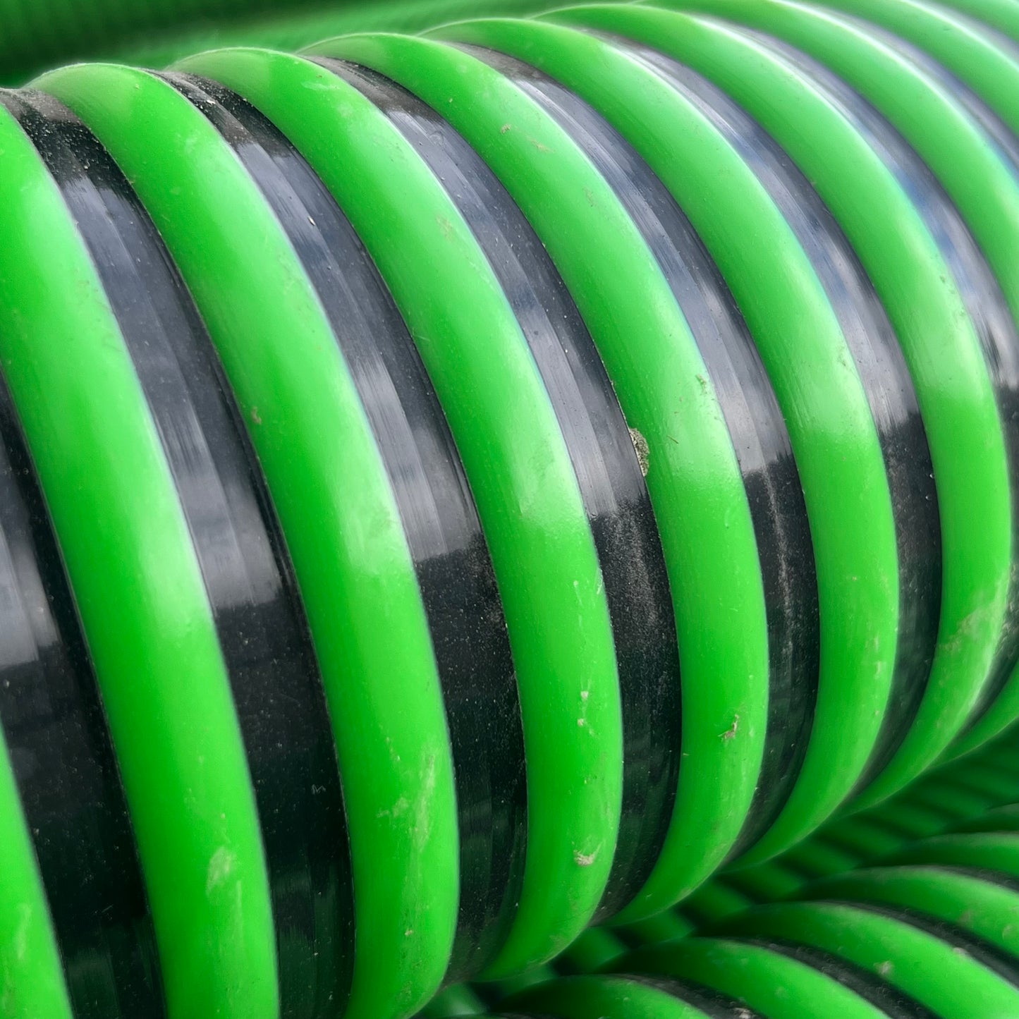 Industrial Flex Hose 50'X4" Corrugated Flexibility Green/Black New with Scuffs