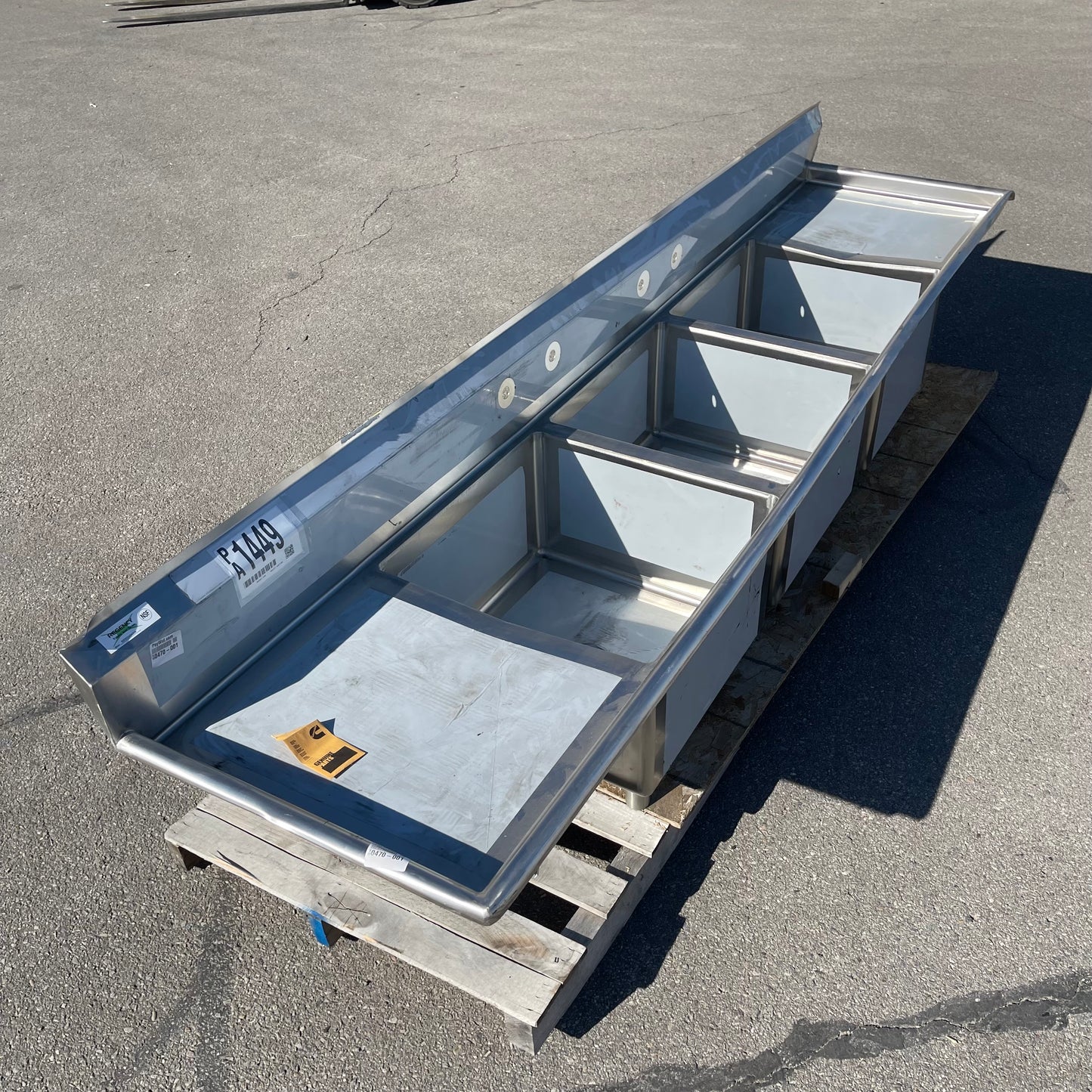 ZA@ Pallet of REGENCY 3 Compartment Commercial Sink Stainless Steel 600S32424224 (AS-IS)