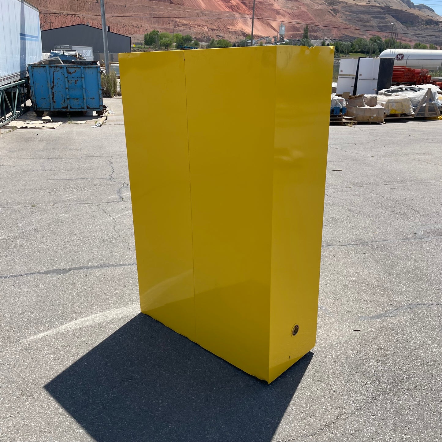 Z@ JUSTRITE Sure-Grip EX Flammable Liquid Storage Cabinet 45 Gal Capacity 65"x43.5"x18" 894520 (AS-IS)