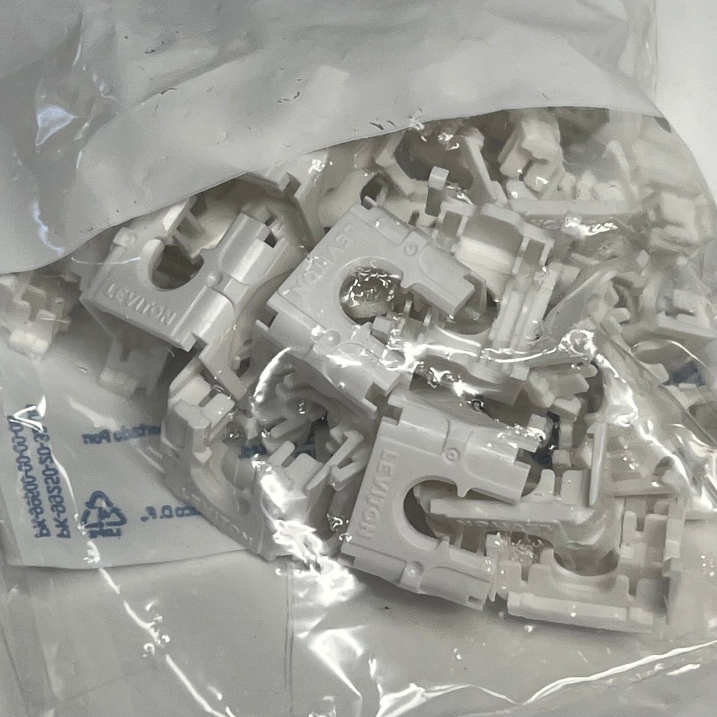 LEVITON (25 PACK) Extreme Cat 6 Quickport Jack Quickpack Gray 61110-BG6