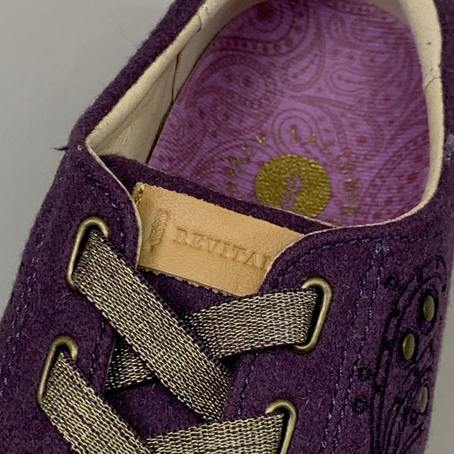 ZA@ WACO Malibu Sparkle Genuine Leather Elastic Laces Womens Sz 9B Vintage Violet A612797