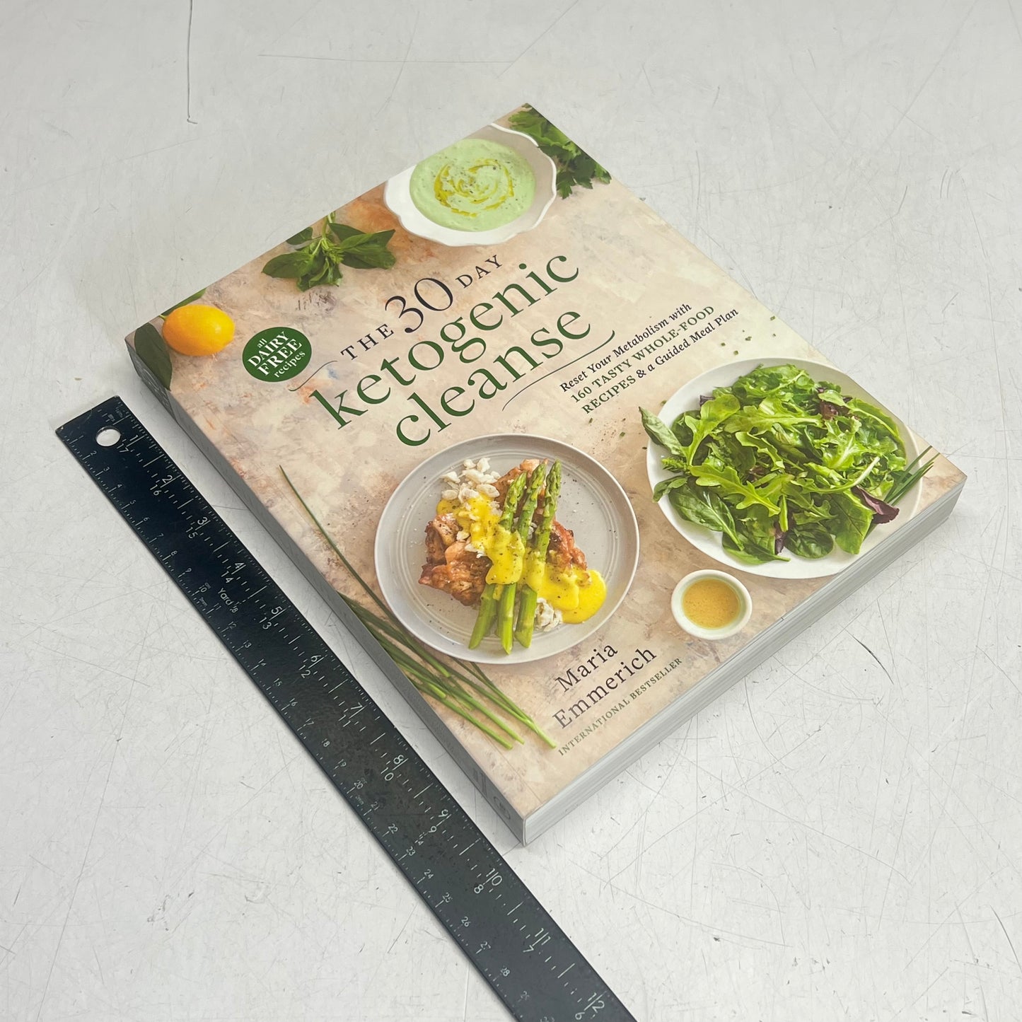 THE 30 DAY KETOGENIC CLEANSE  160 Tasty Whole Food Recipes Paperback Book