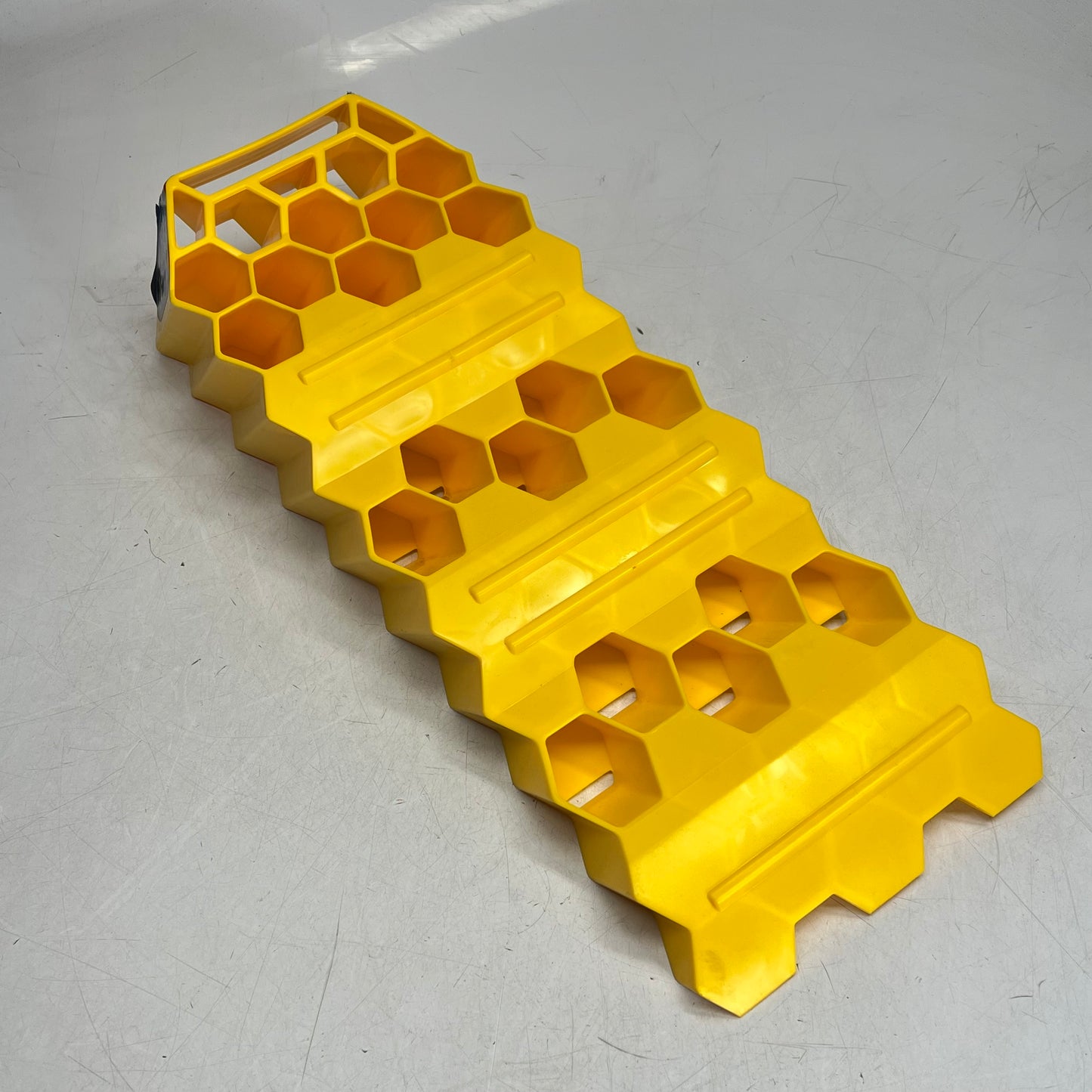 ZA@ CAMCO Super Tri-leveler Durable Resin 3 Level Heights 10,000 Lb Capacity 21028