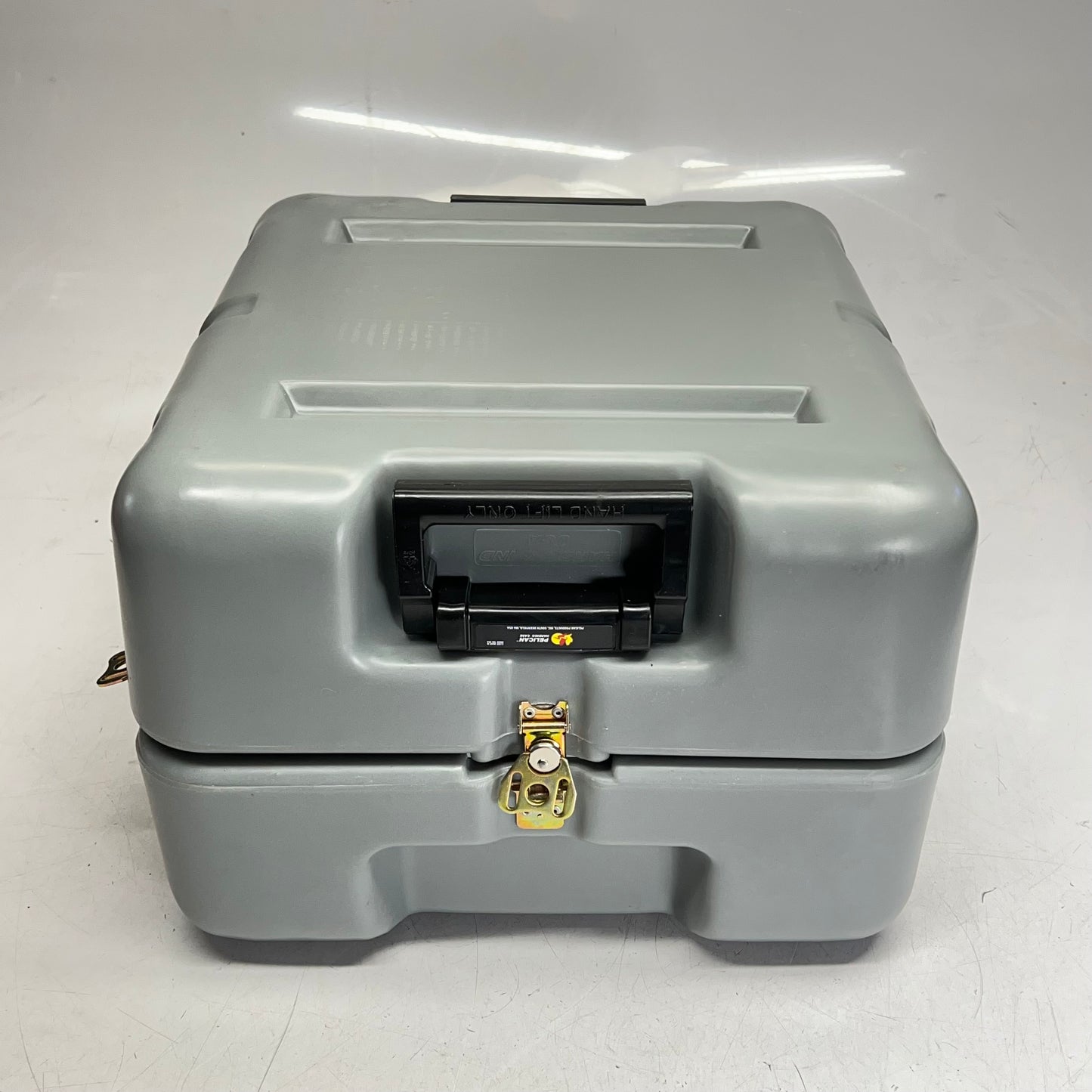 PELICAN  Hardigg Industrial Transit & Storage Case W/ Breather Valve Grey (Used)