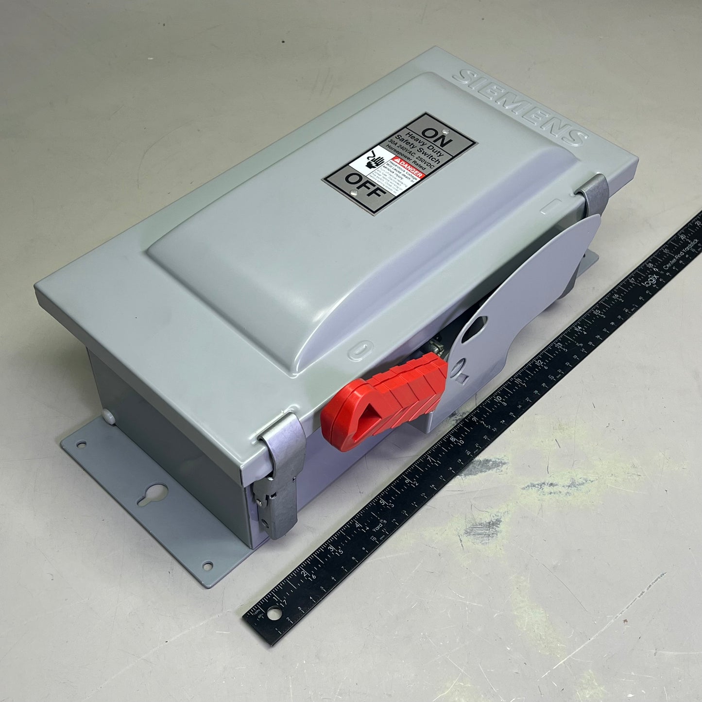 SIEMENS Low Voltage Circuit Protection Heavy Duty Safety Switch 2 Pole HF221J