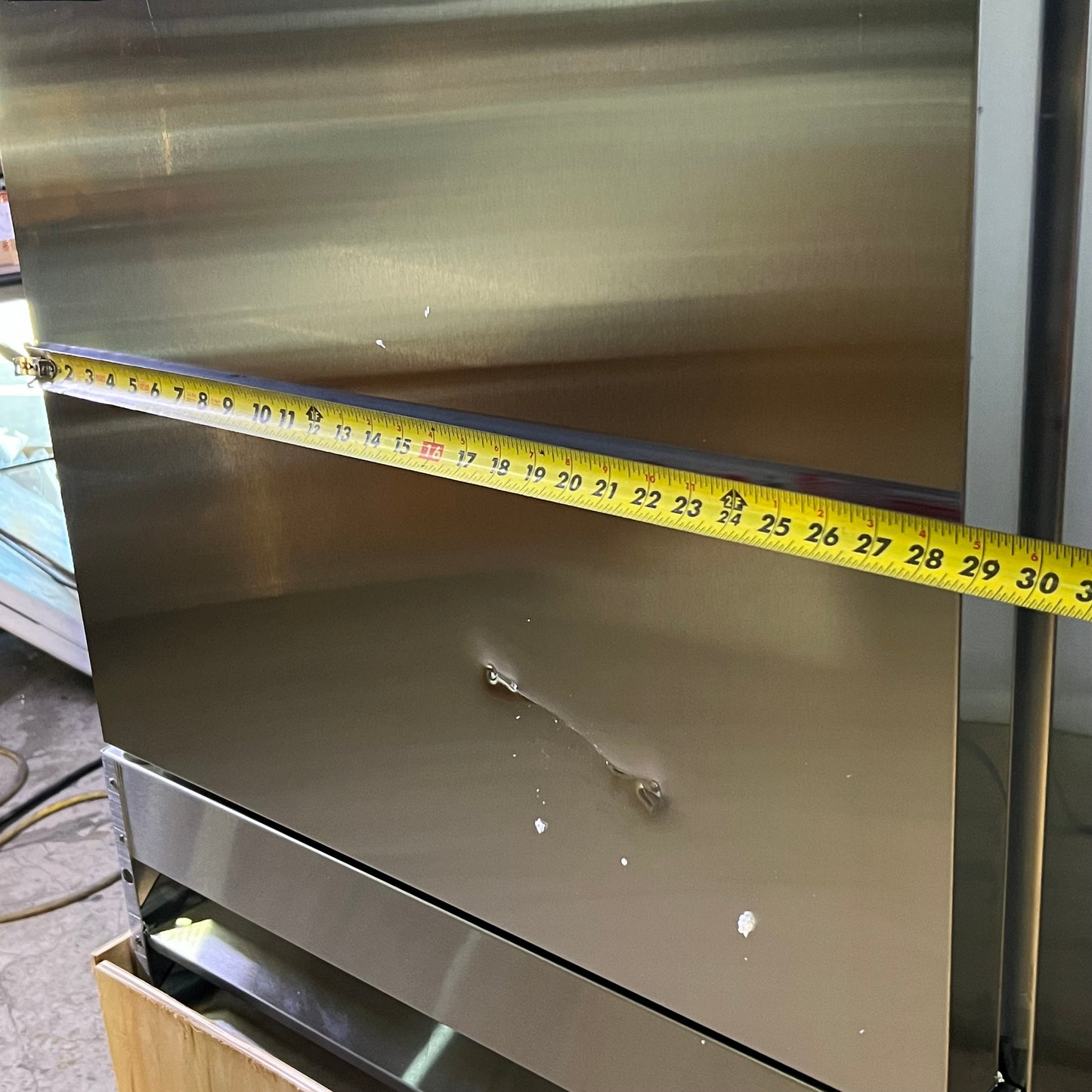 Z@ AVANTCO Solid Door Reach Refrigerator 115V 304 SS 30 3/8x27 3/8x84 1/2 178A19RHC (As-is)