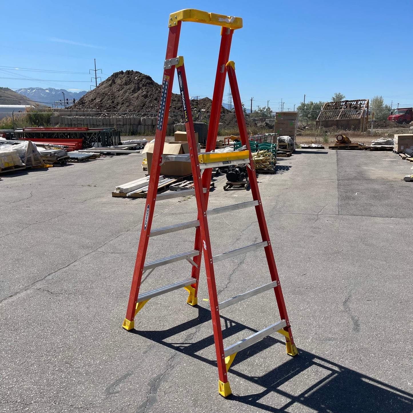 Z@ WERNER Podium Max Fiberglass a Frame Step Ladder 5-11 ft, 300 lbs cap Orange PD6205