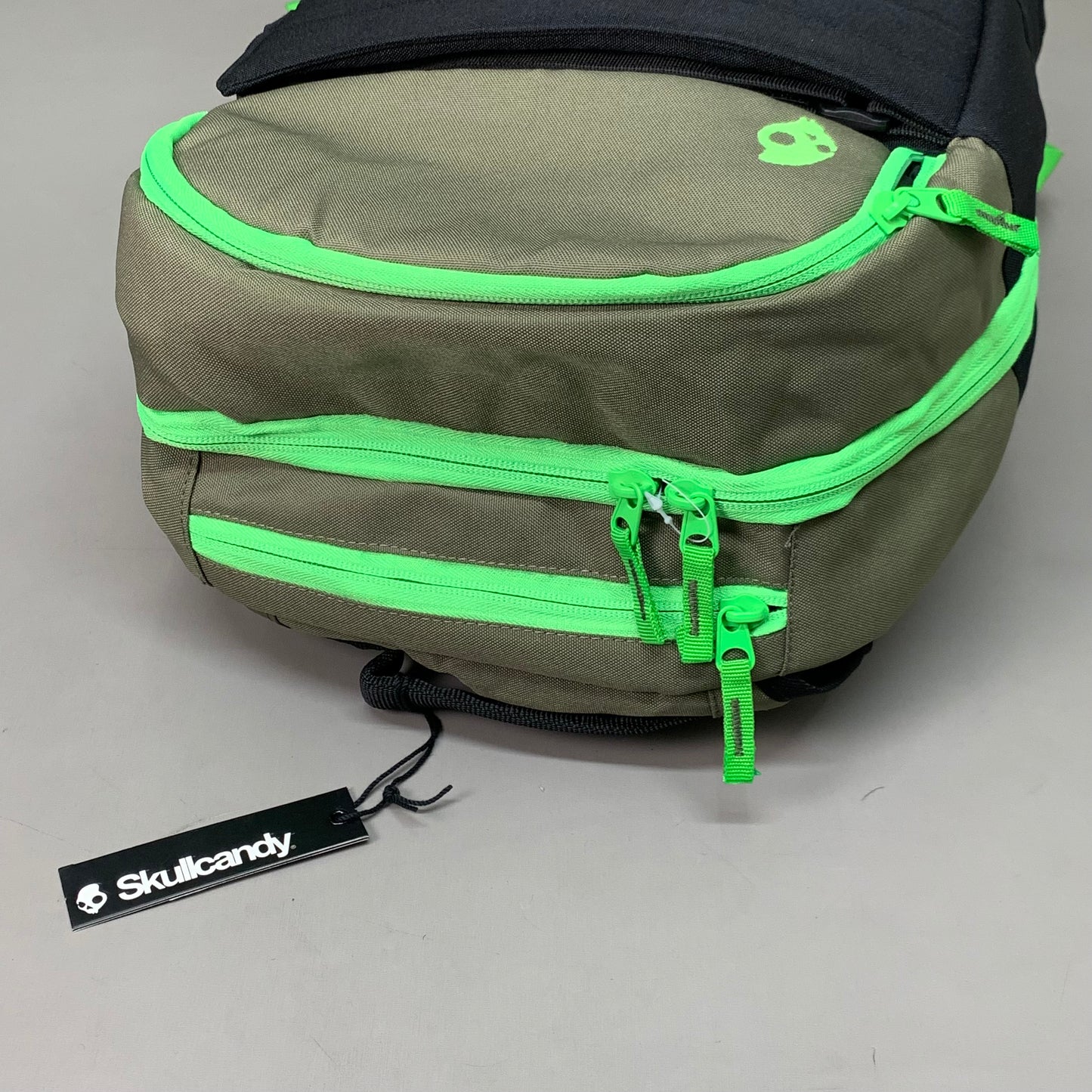 SKULLCANDY Heavy Duty Backpack 18" x 12" Green/Black SKDY1153