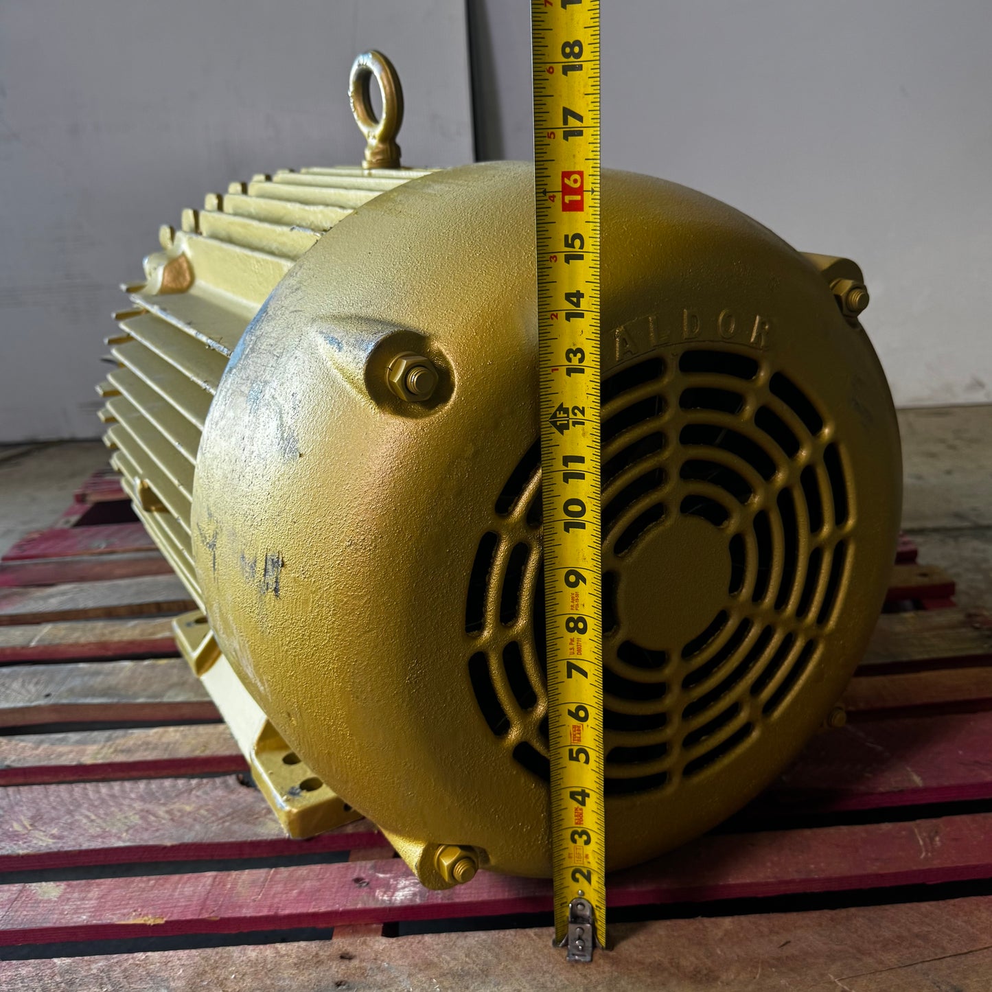 BALDOR RELIANCE Super E Motor 30HP 230/460V 16"H x 31"L Gold EM4117T (New Other, Cosmetic Damage)