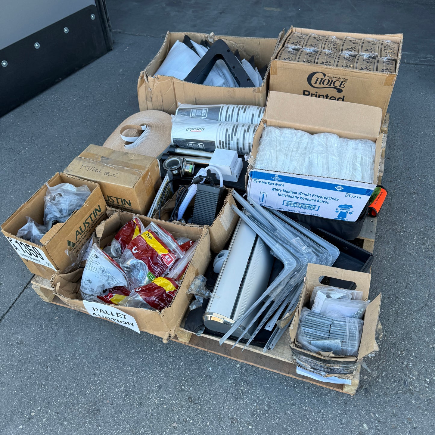 ZA@ Pallet of MIXED Paper Cups, Brackets, Fenders, Mate, Plumbing Parts, Hot Cup Sleeves, Bike Fender, & MORE! (AS-IS)