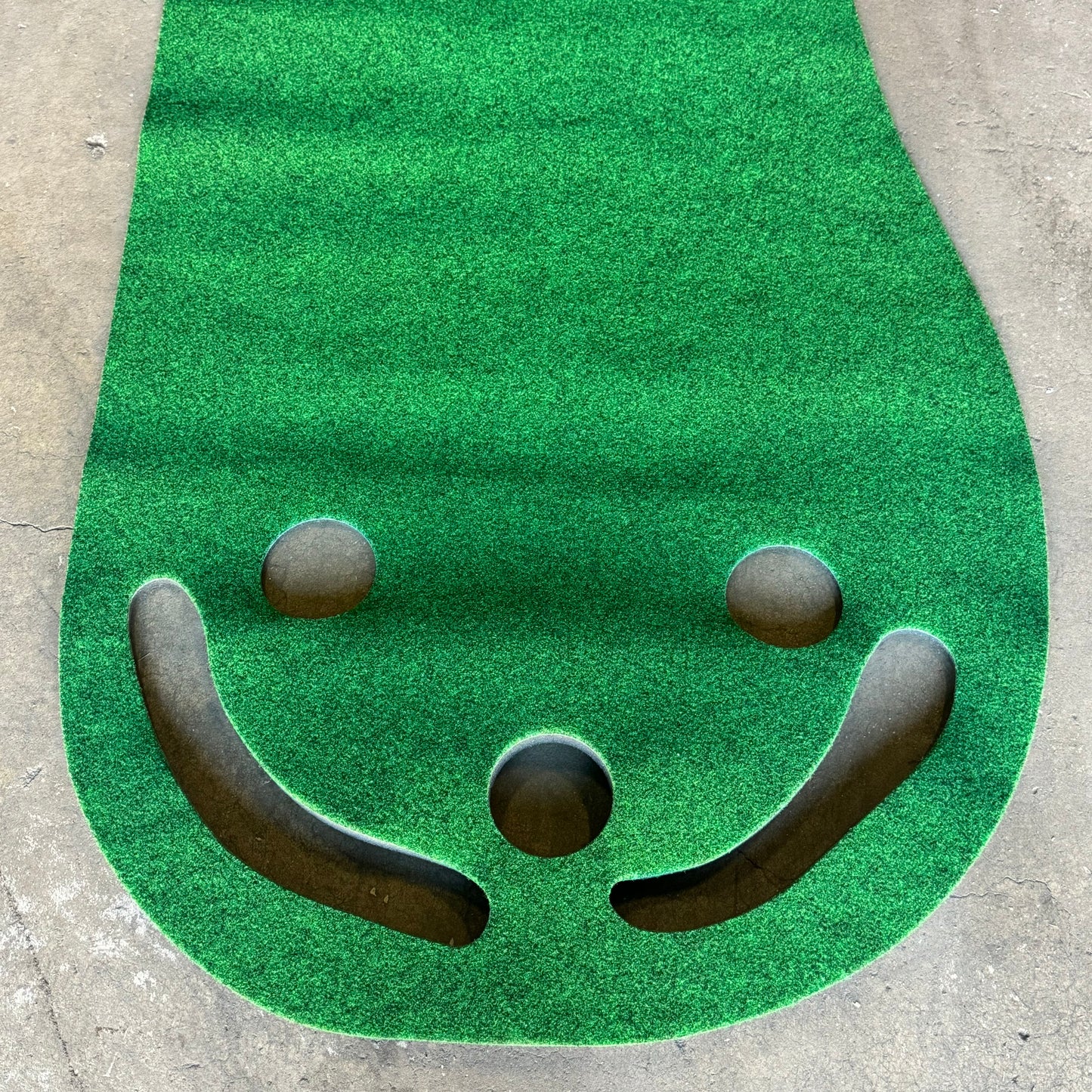 ZA@ PUTT-A-BOUT Minigolf Par 3 Green Plus Sz 102”Lx33.5”W (New)