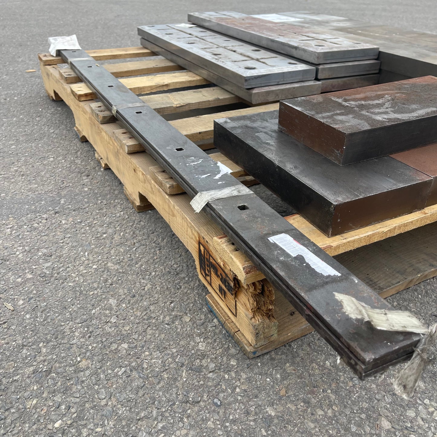 Z@ Pallet of MIXED Steel Pieces for Machining/Metal Working (AS-IS)