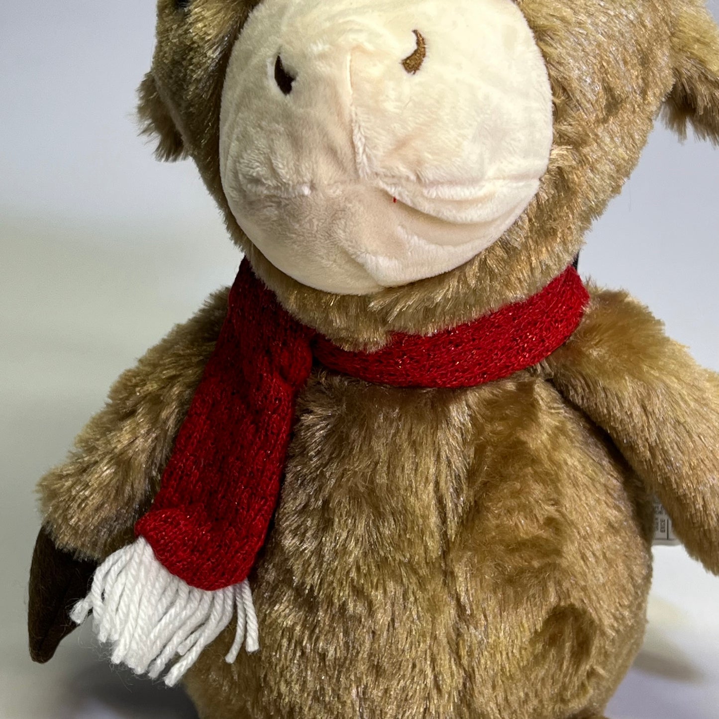 GERSON Plush Holiday Highland Cow Shelf Sitter 24" Light Brown 2801210