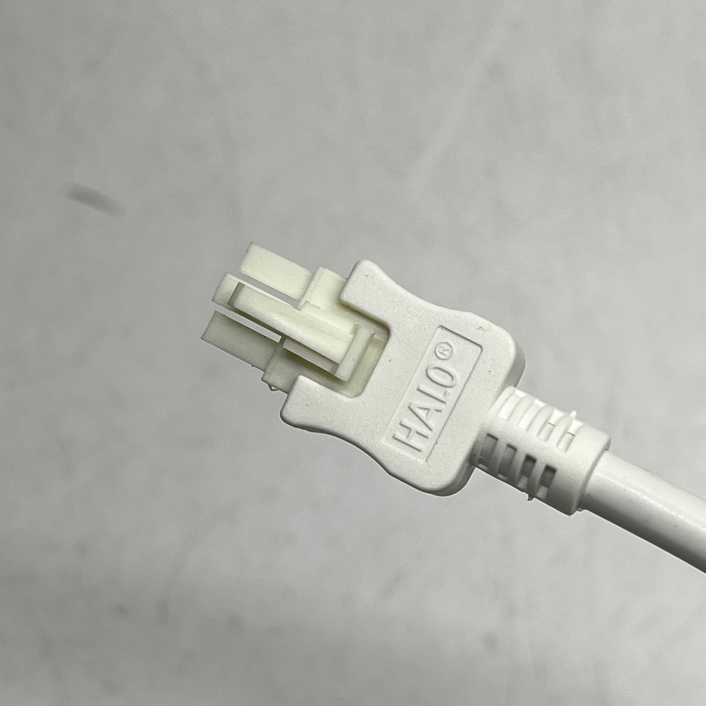 HALO (3 PACK) Led Luminaire Daisy Chain Connector 12" 120 VAC White HU1010P